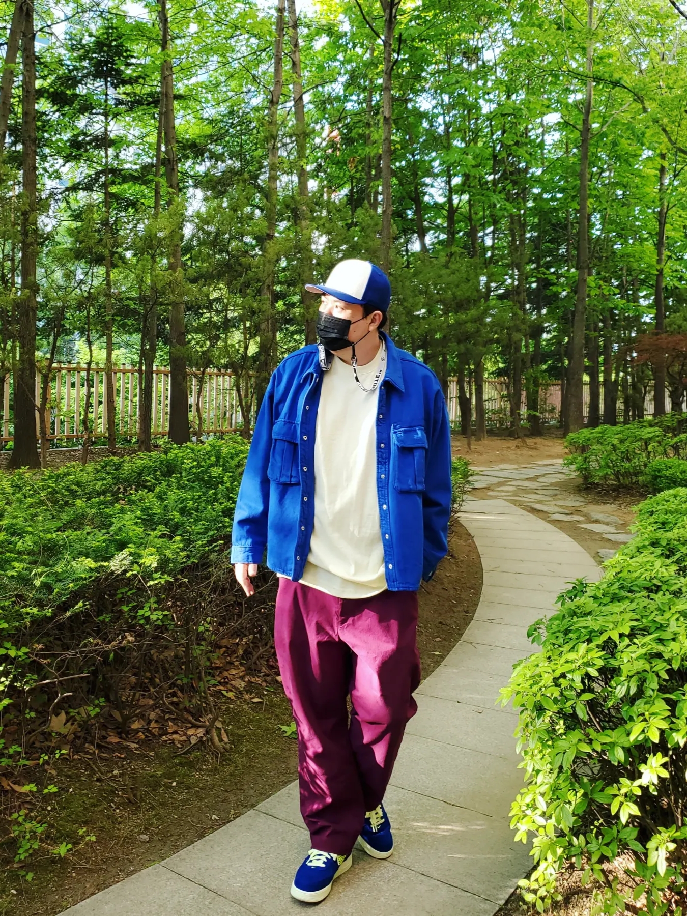 (W) Nike x Olivia Kim Air Force 1 Low No Cover, Essentials x New Era Sized Cap Light Royal 착용 스타일 - 3