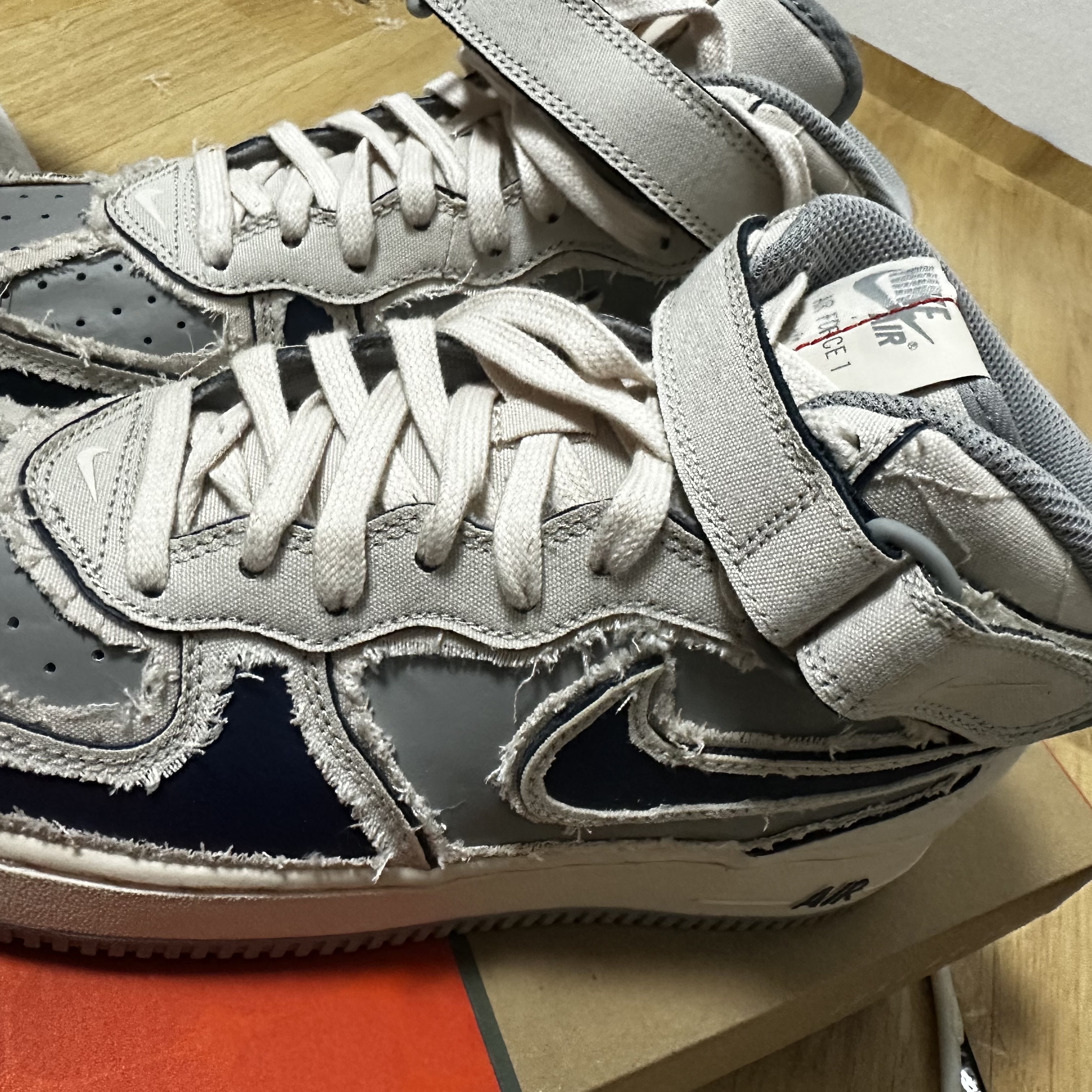 Nike Air Force 1 Mid '07 Pearl White 착용 스타일 - 3
