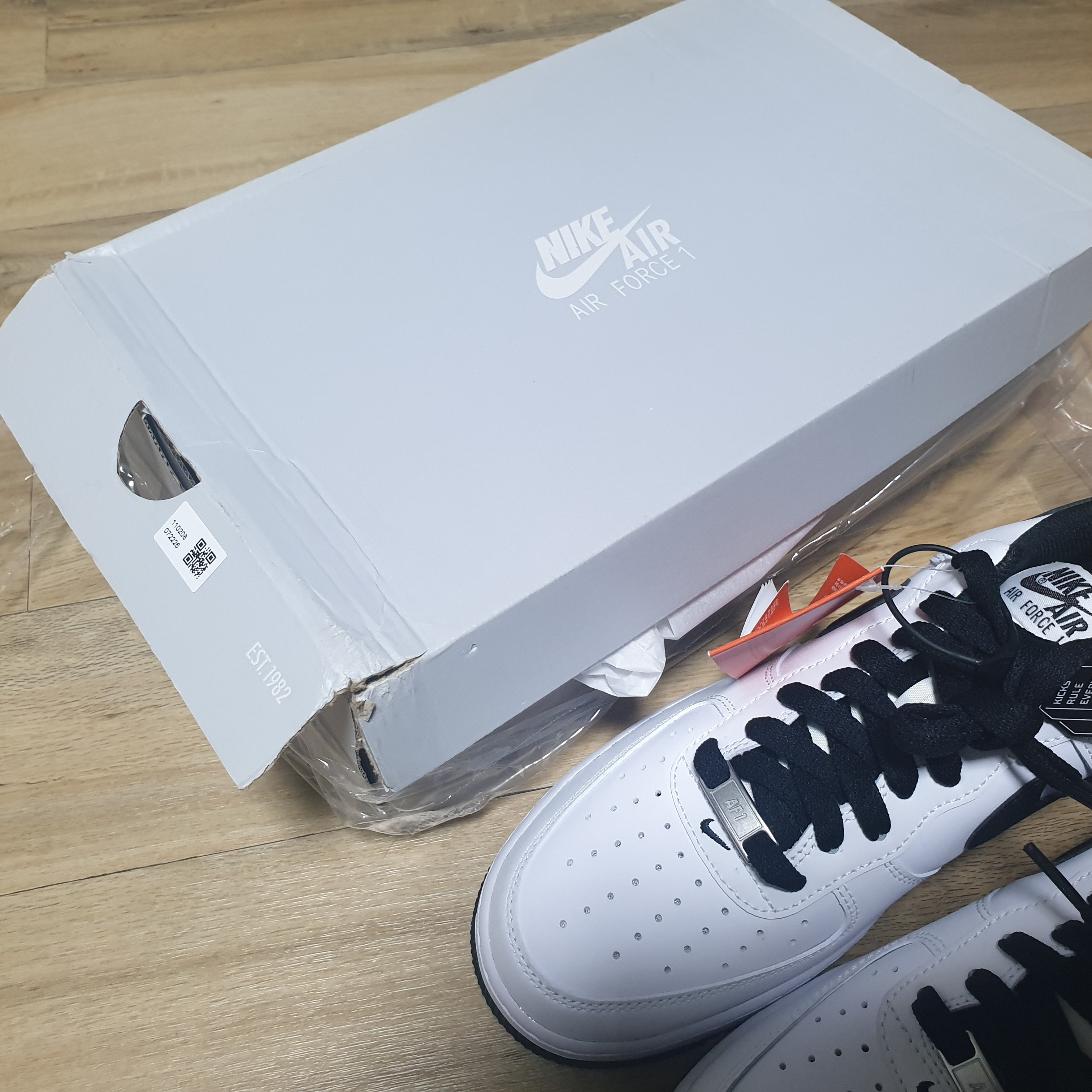 Nike Air Force 1 '07 White Black 착용 스타일 - 1