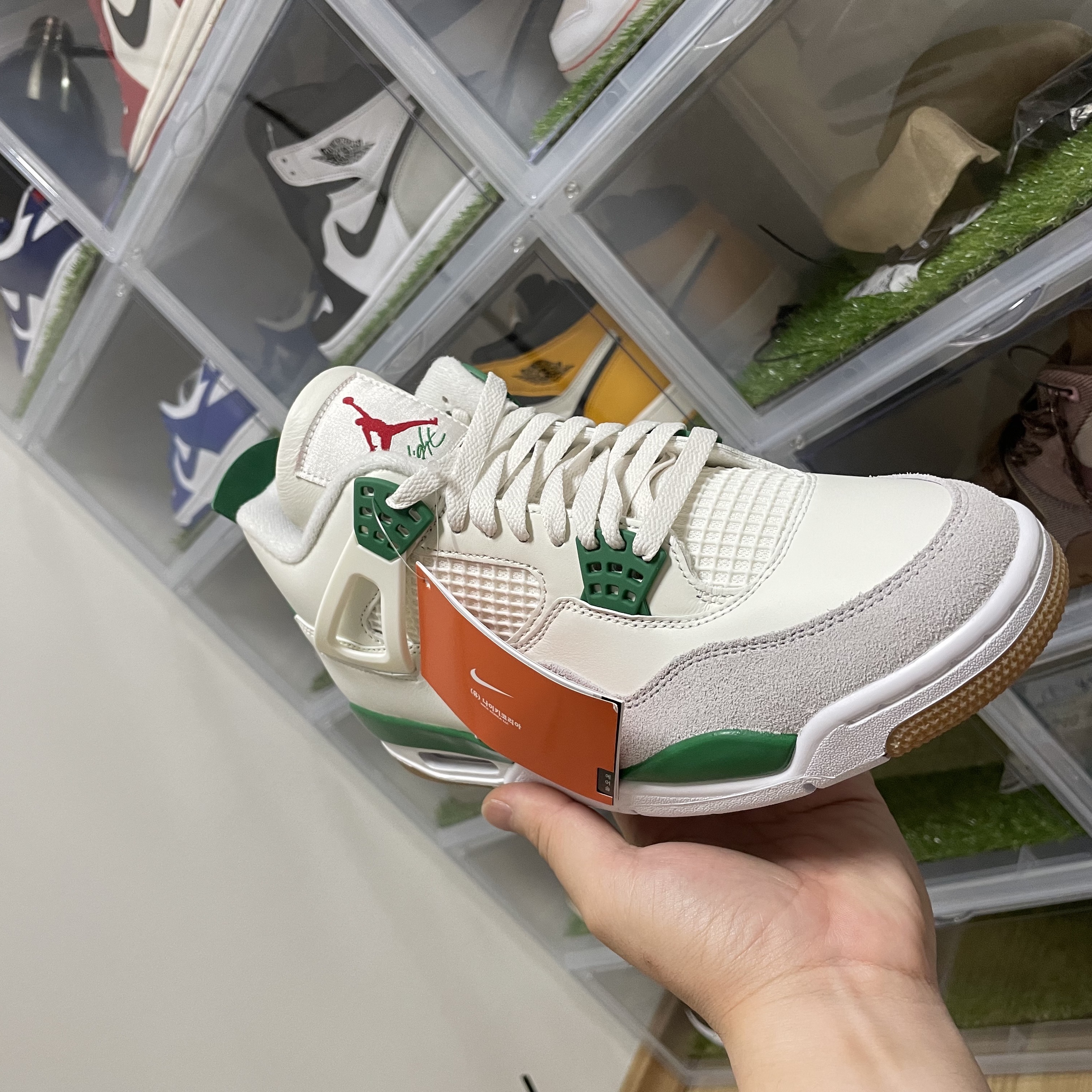 Jordan 4 x Nike SB Retro SP Pine Green 착용 스타일 - 1