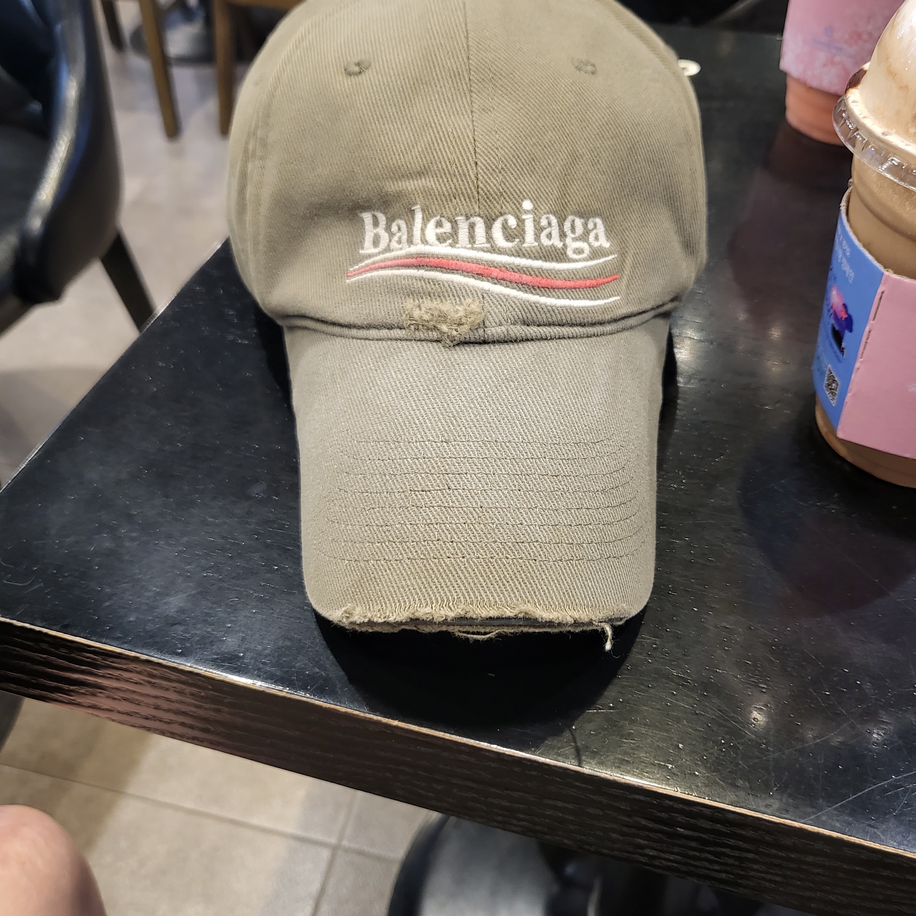 (W) Balenciaga Political Campaign Destroyed Cap Khaki 착용 스타일