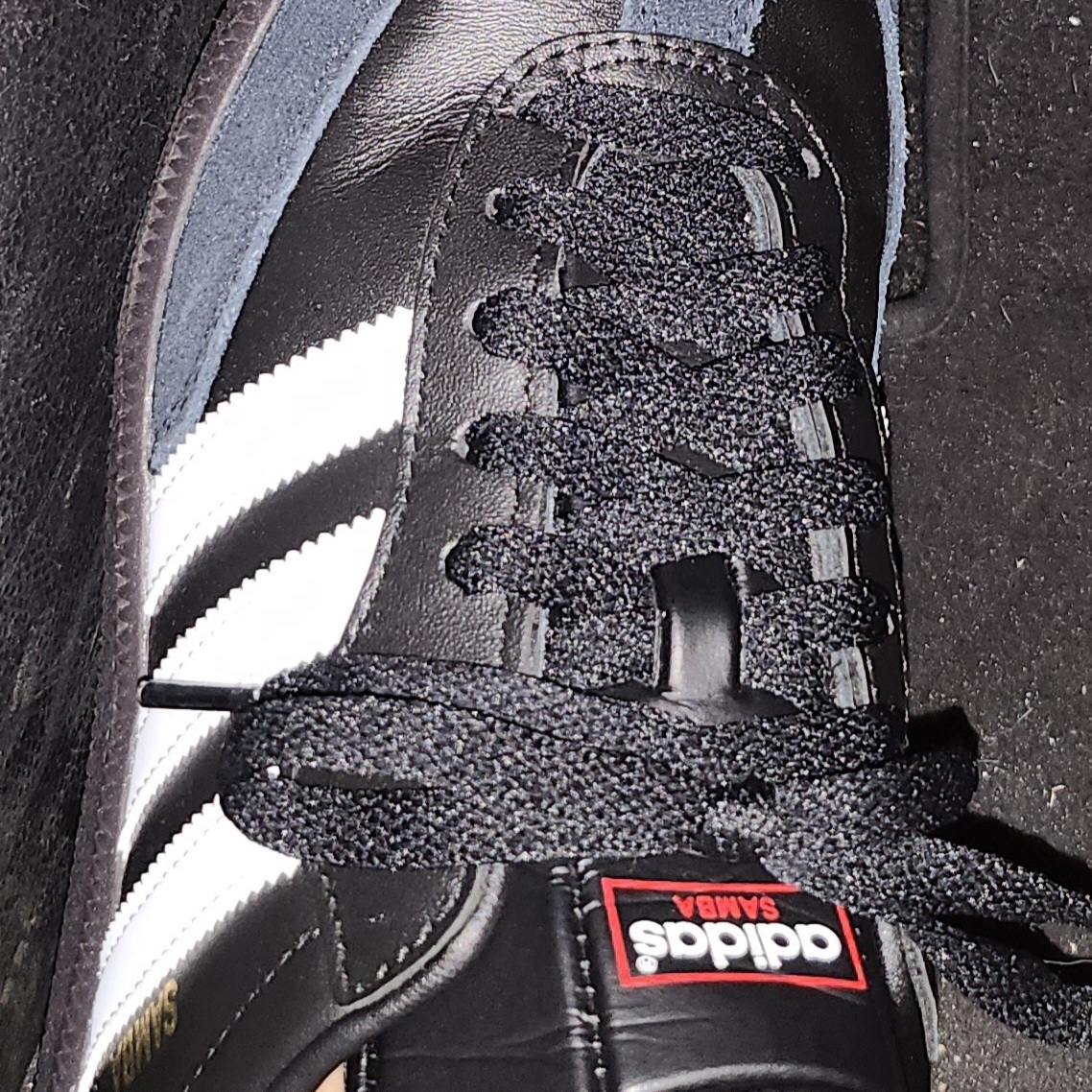 Adidas Samba Leather Core Black 착용 스타일 - 1