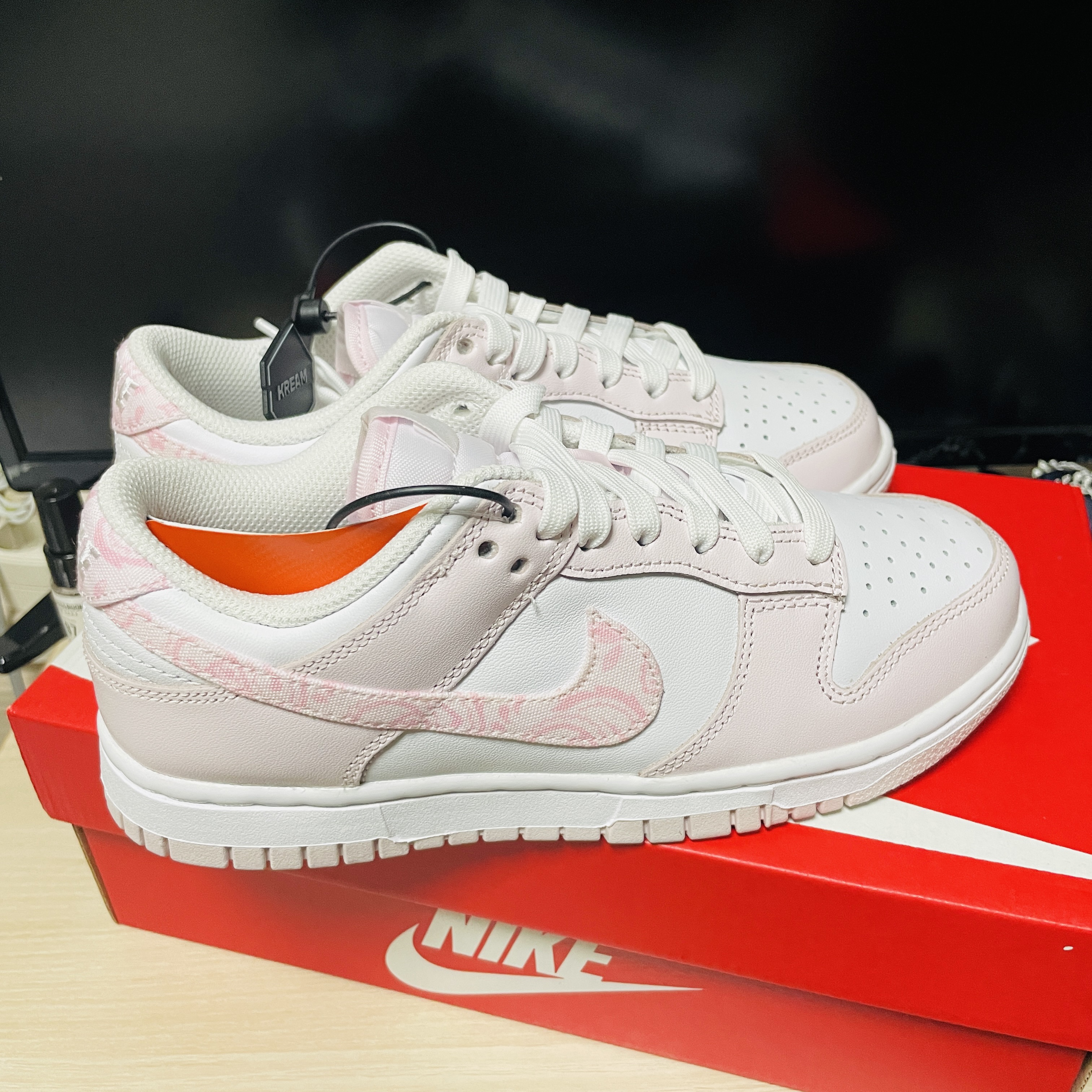 (W) Nike Dunk Low Pearl Pink 착용 스타일