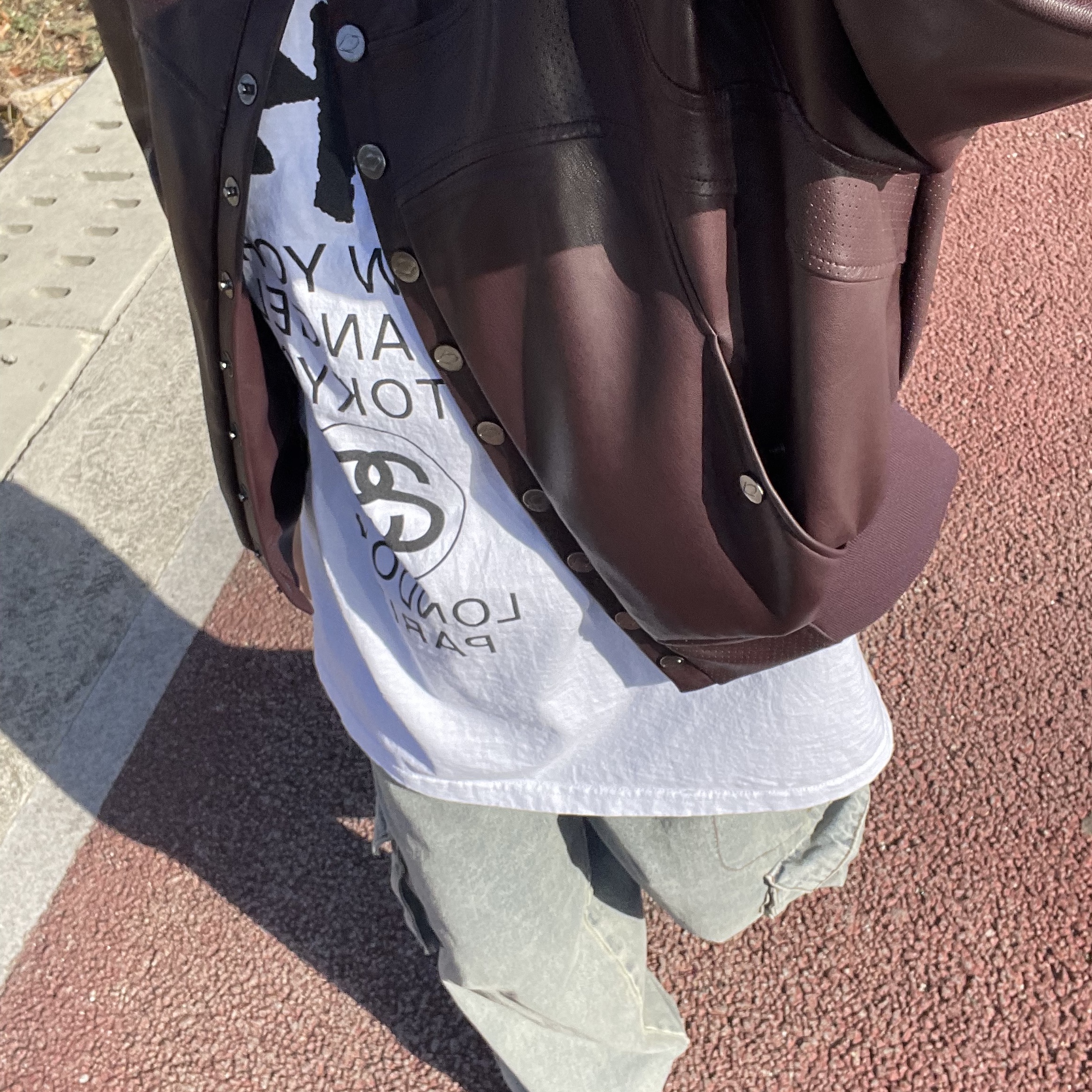 Stussy World Tour LS T-Shirt White 착용 스타일