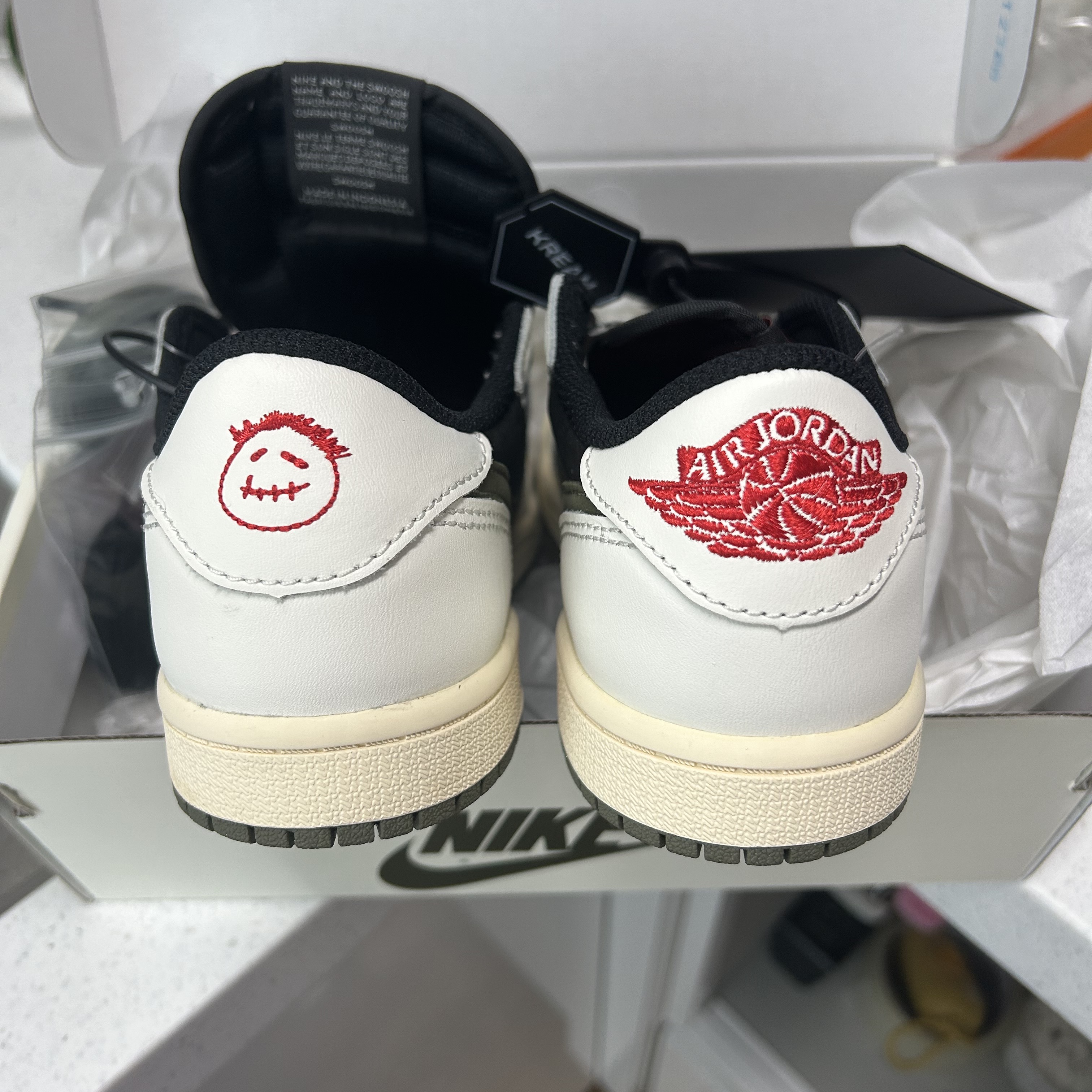 (PS) Jordan 1 x Travis Scott Retro Low OG SP Medium Olive 착용 스타일