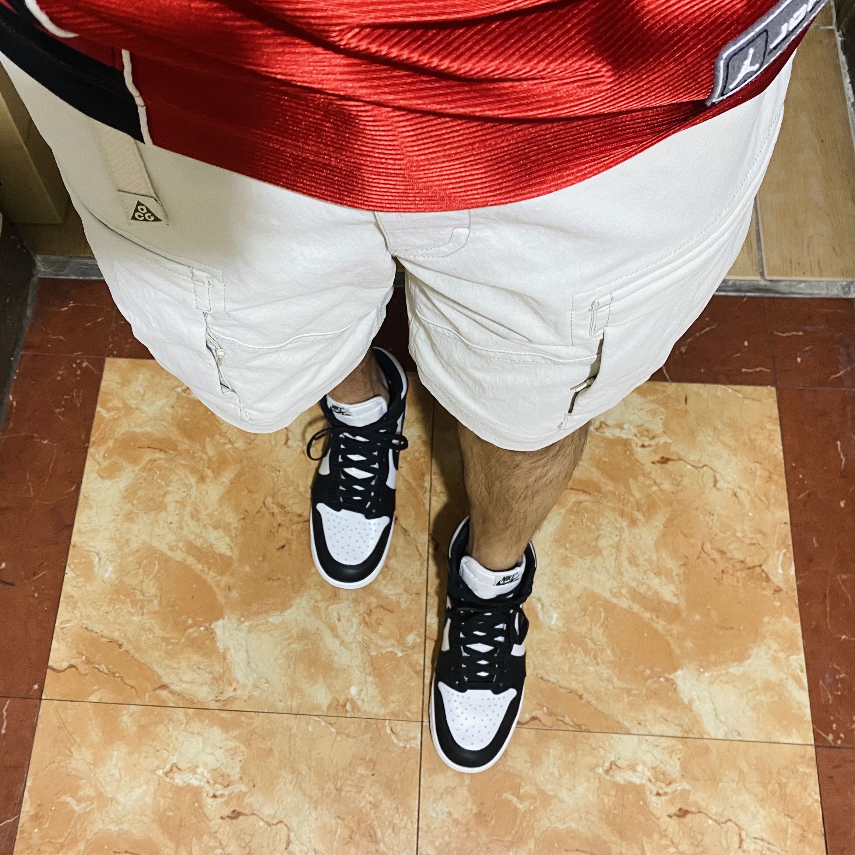 Jordan 1 High 85 Black White, Nike ACG Smith Summit Cargo Pants Light Bone - Asia 착용 스타일