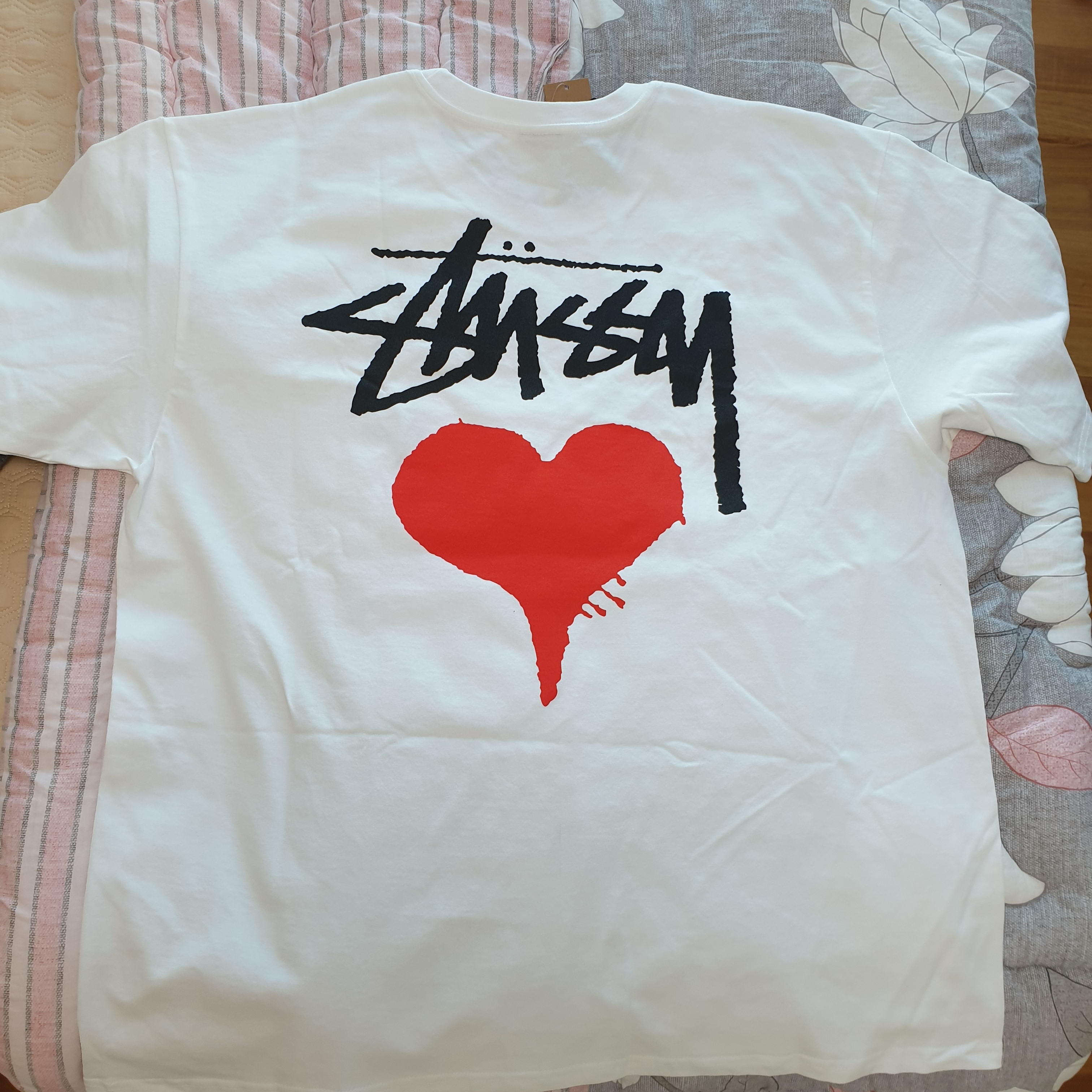 Stussy Stock Heart T-Shirt White 착용 스타일