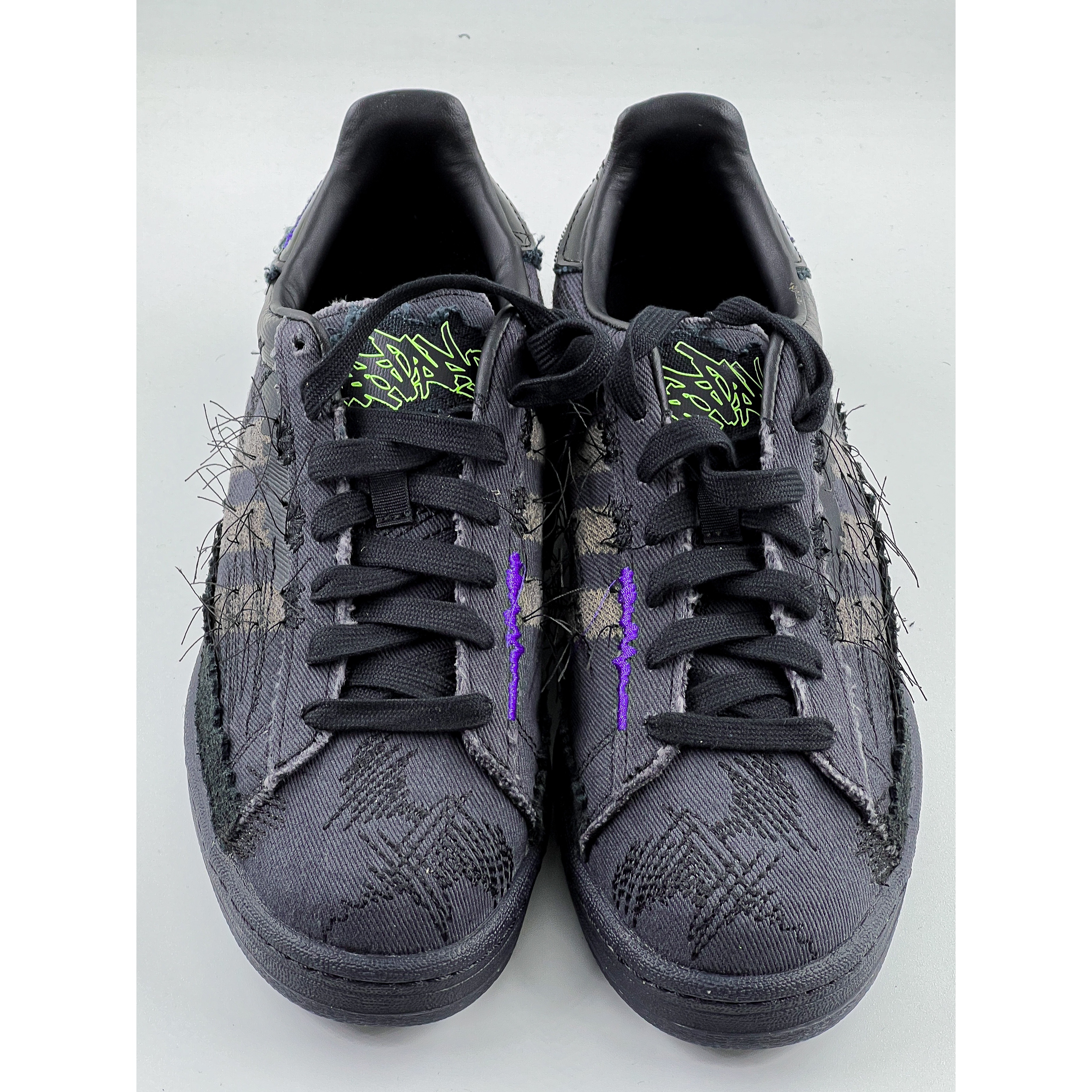 Adidas x Youth of Paris Campus 80s Core Black 착용 스타일 - 2
