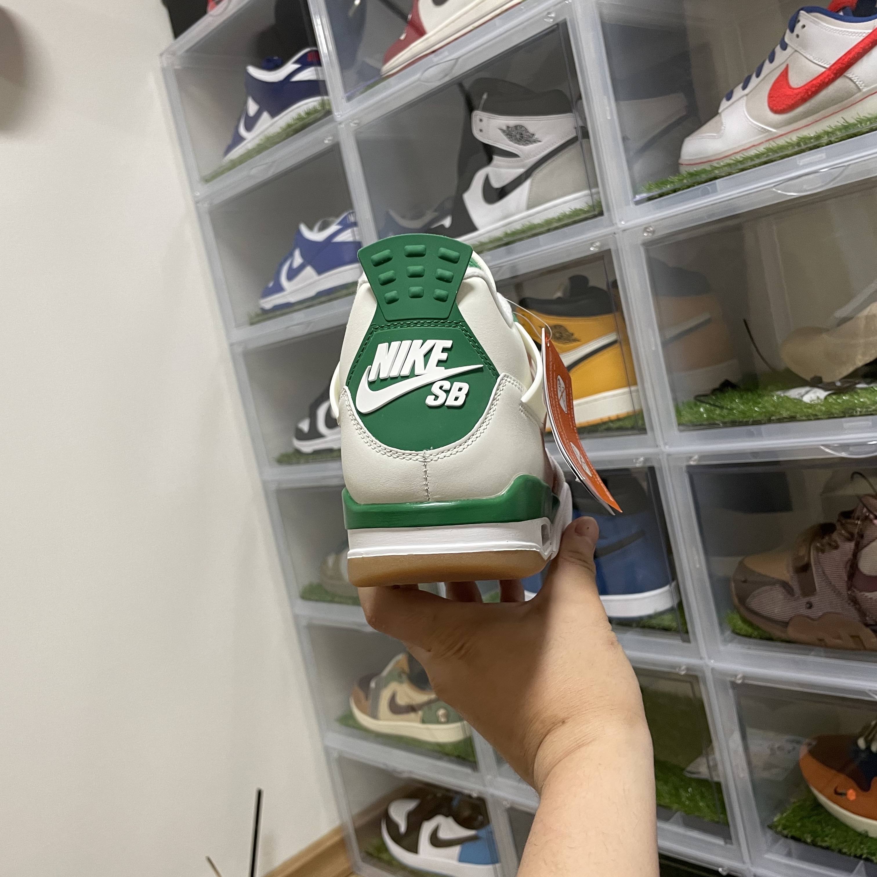 Jordan 4 x Nike SB Retro SP Pine Green 착용 스타일 - 2