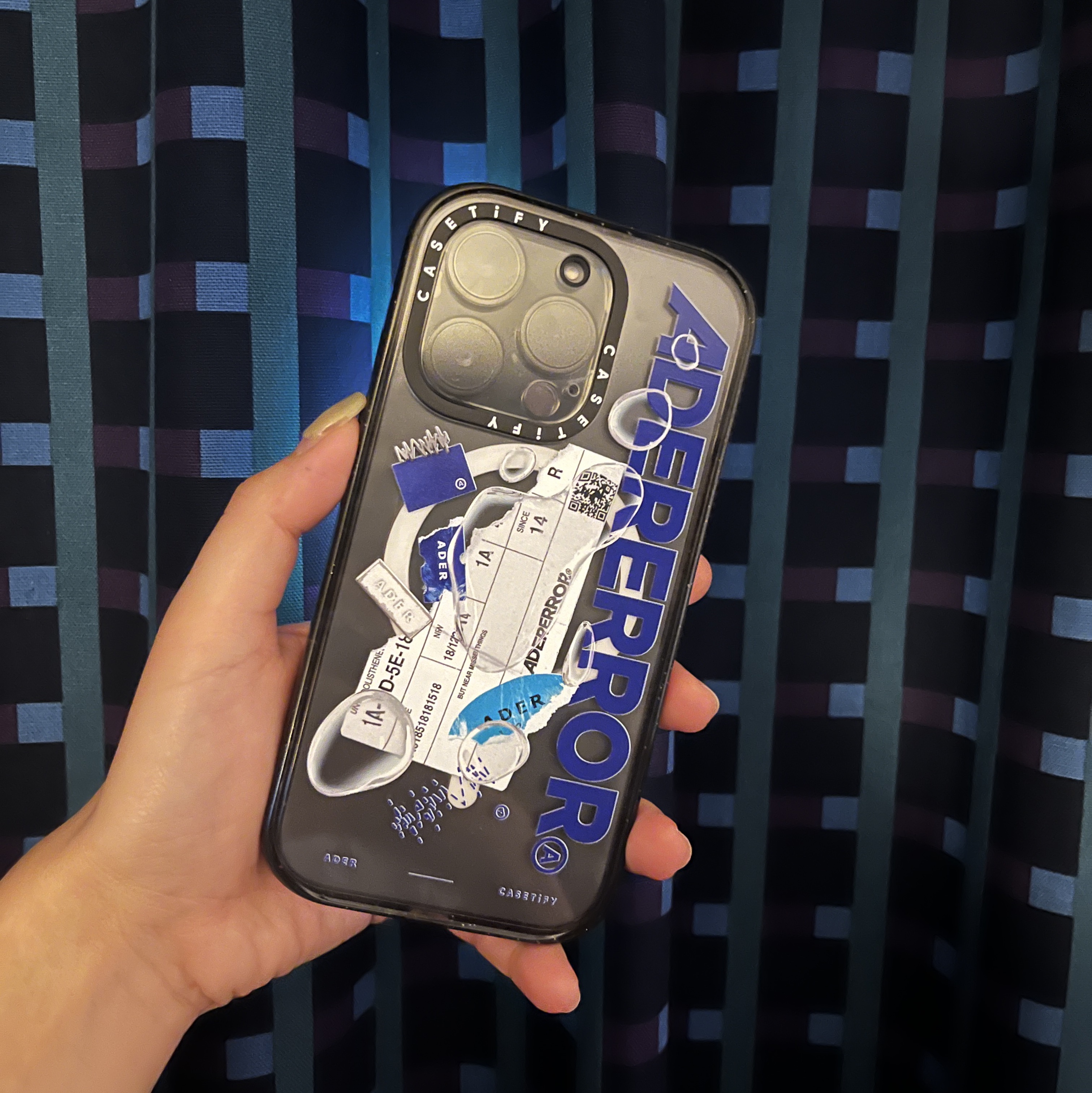 Casetify x Ader Error iPhone Sticker Magsafe Case Clear 착용 스타일