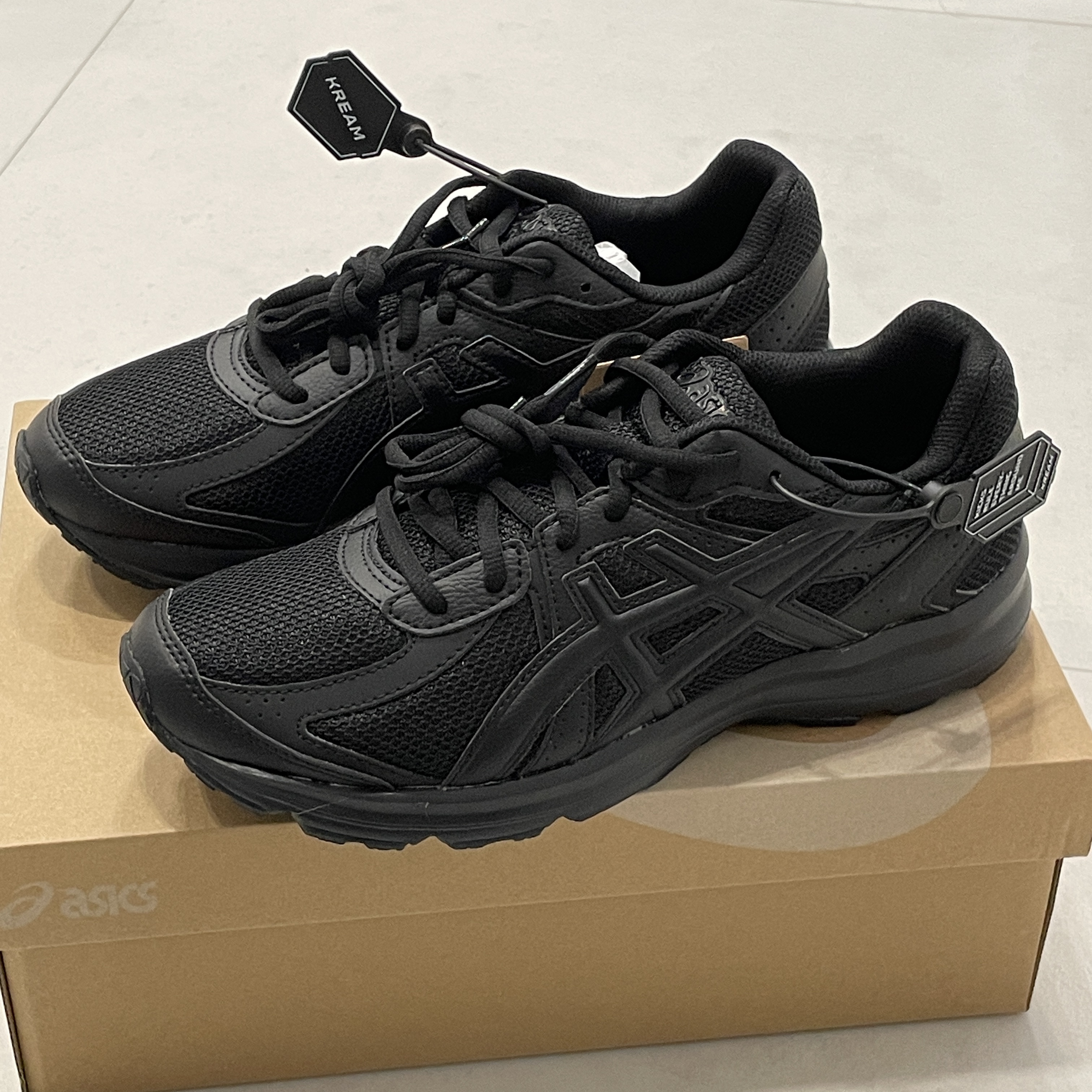 Asics Jog 100 S Black - 2E Wide 착용 스타일 - 1
