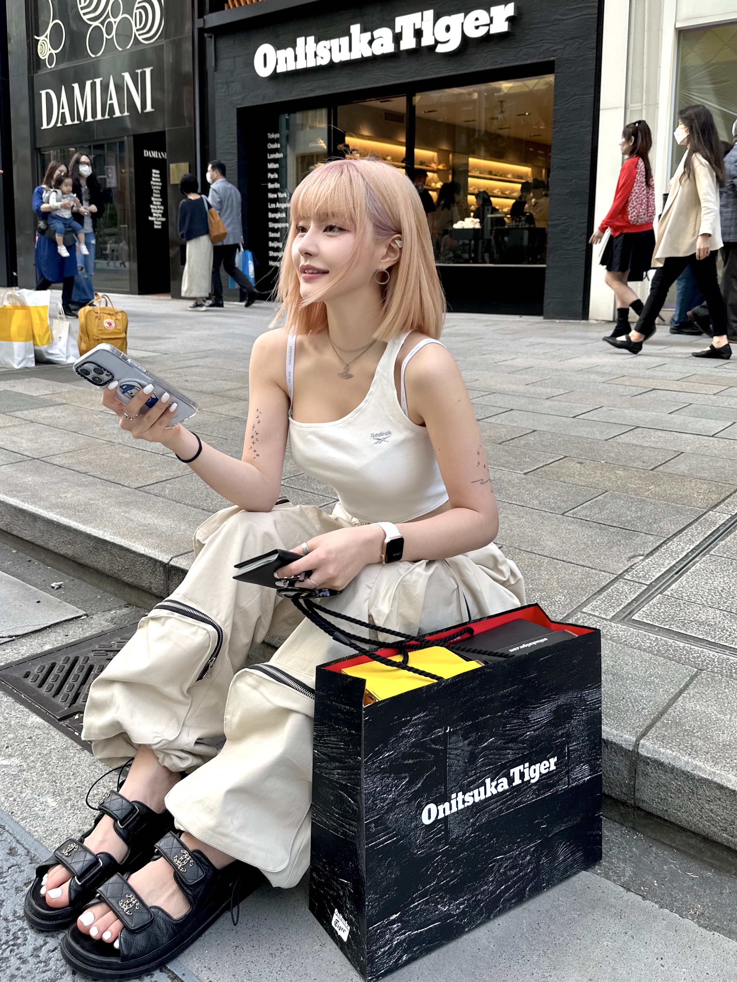 (W) Chanel Sandals Grained Calfskin & Black 착용 스타일