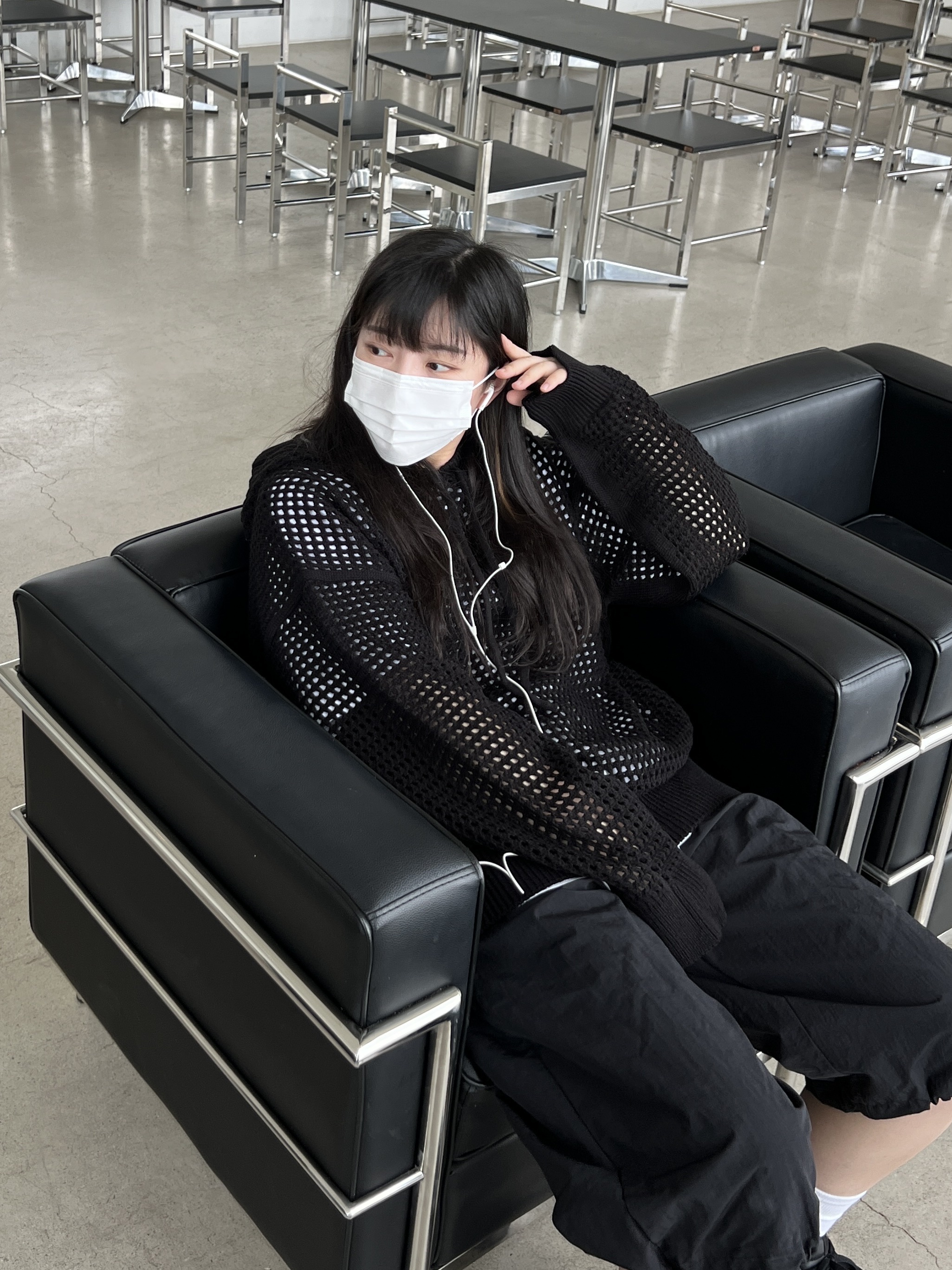 Nike Air Force 1 '07 Low Triple Black 착용 스타일 - 1