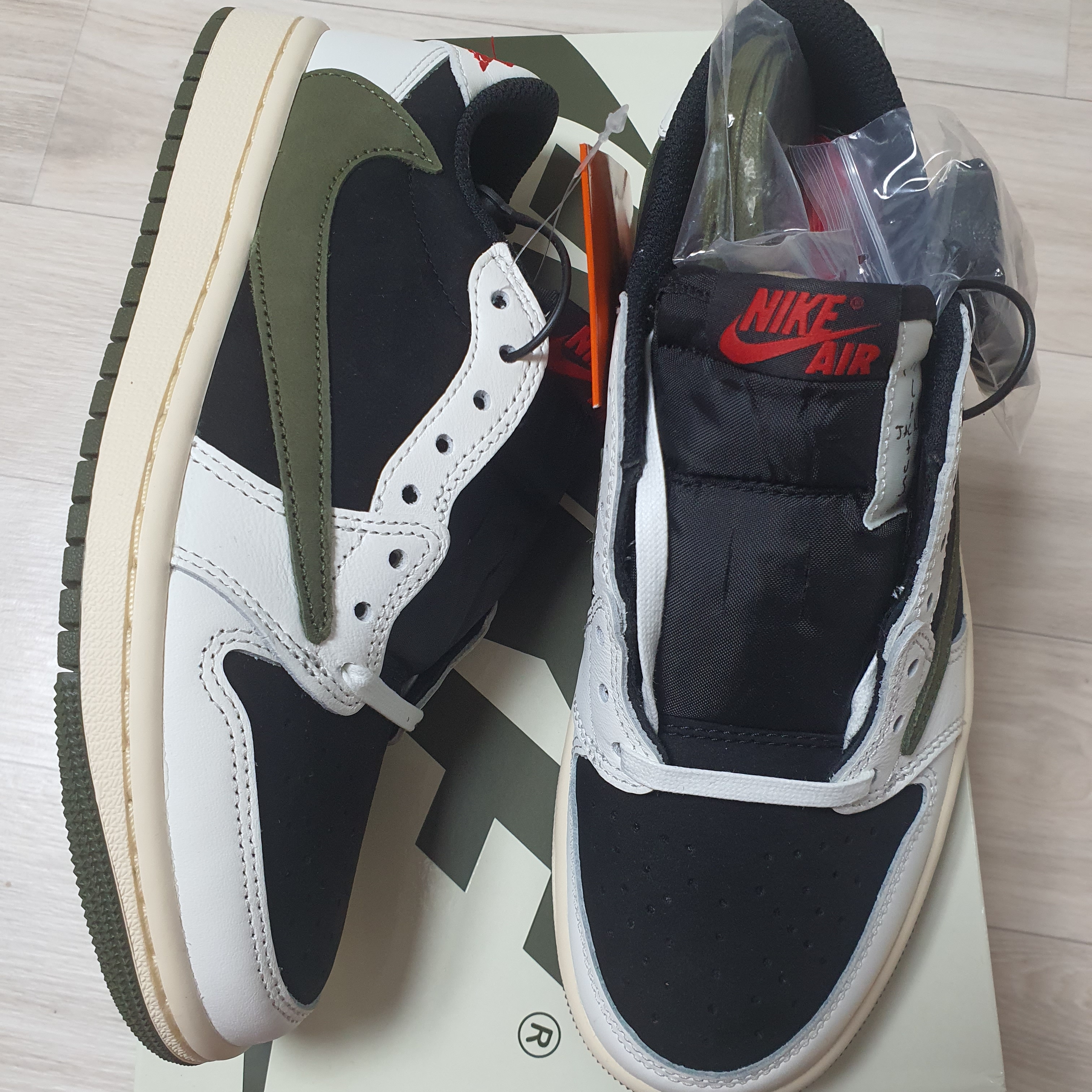 (W) Jordan 1 x Travis Scott Retro Low OG SP Medium Olive 착용 스타일