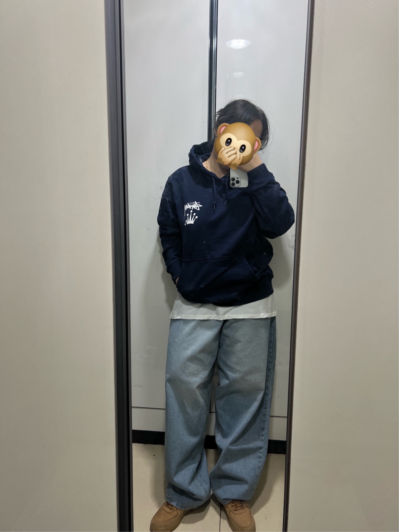 Stussy Stock Crown Hoodie Navy, Nike Air Force 1 '07 WB Flax 착용 스타일