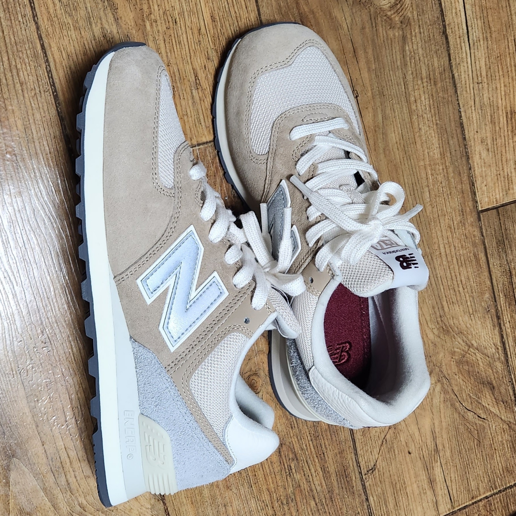 New Balance 574 Lunar New Year Mindful Grey 착용 스타일