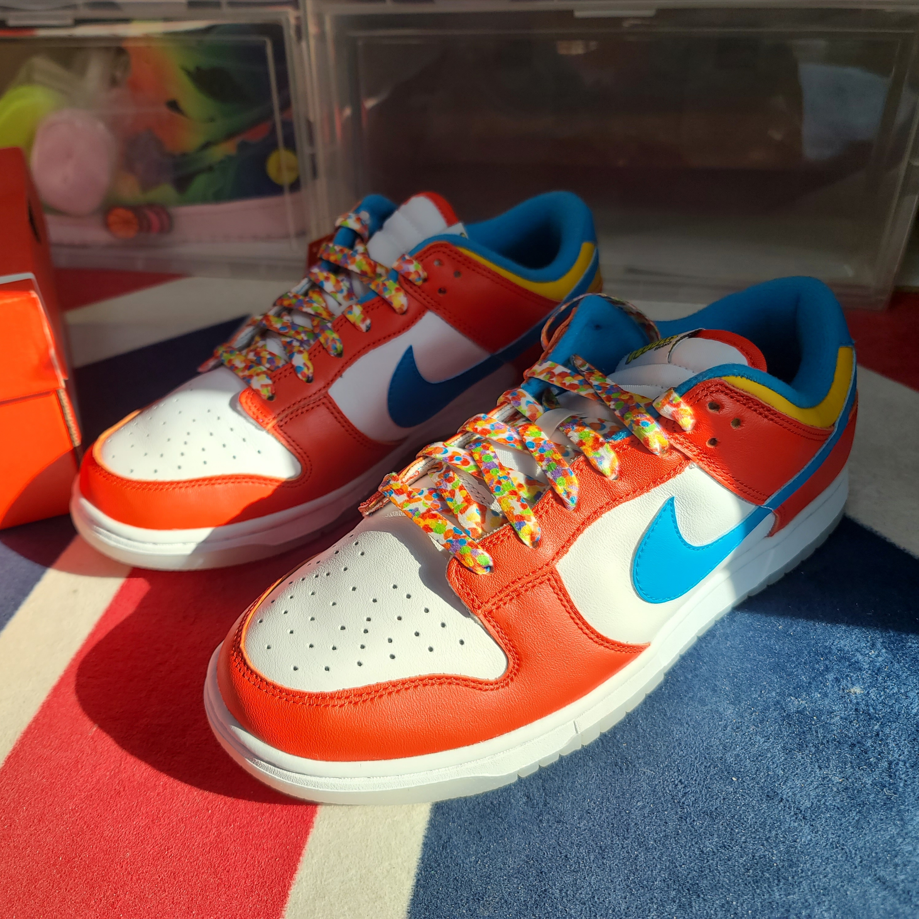 Nike x LeBron James x Fruity Pebbles Dunk Low QS Habanero Red 착용 스타일 - 1