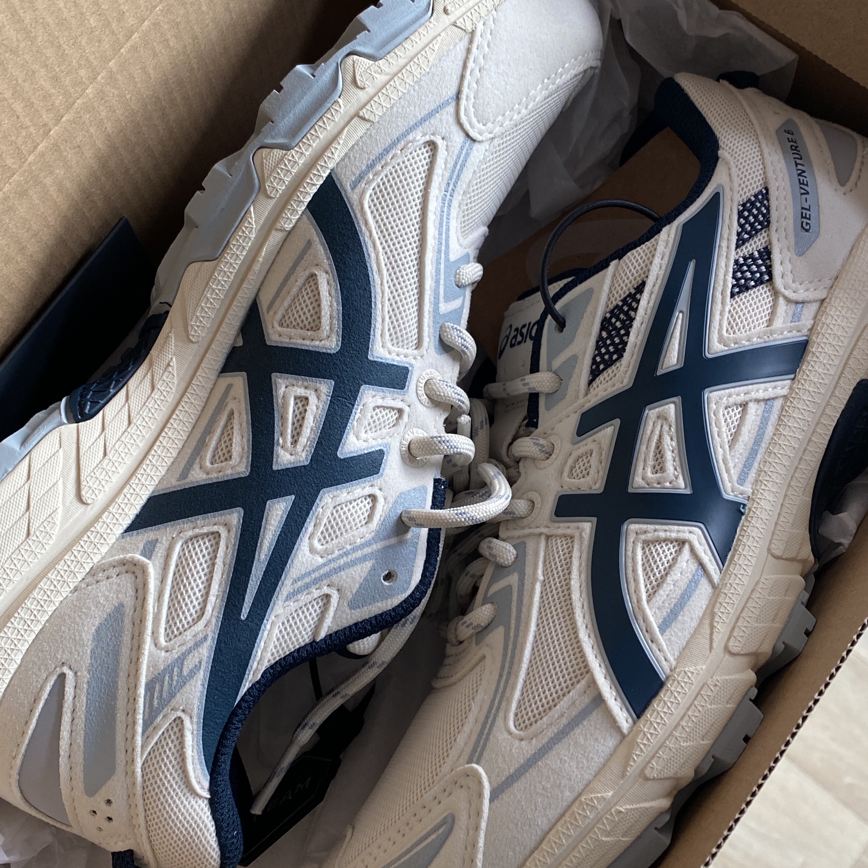 Asics Gel-Venture 6 SPS Birch French Blue 착용 스타일