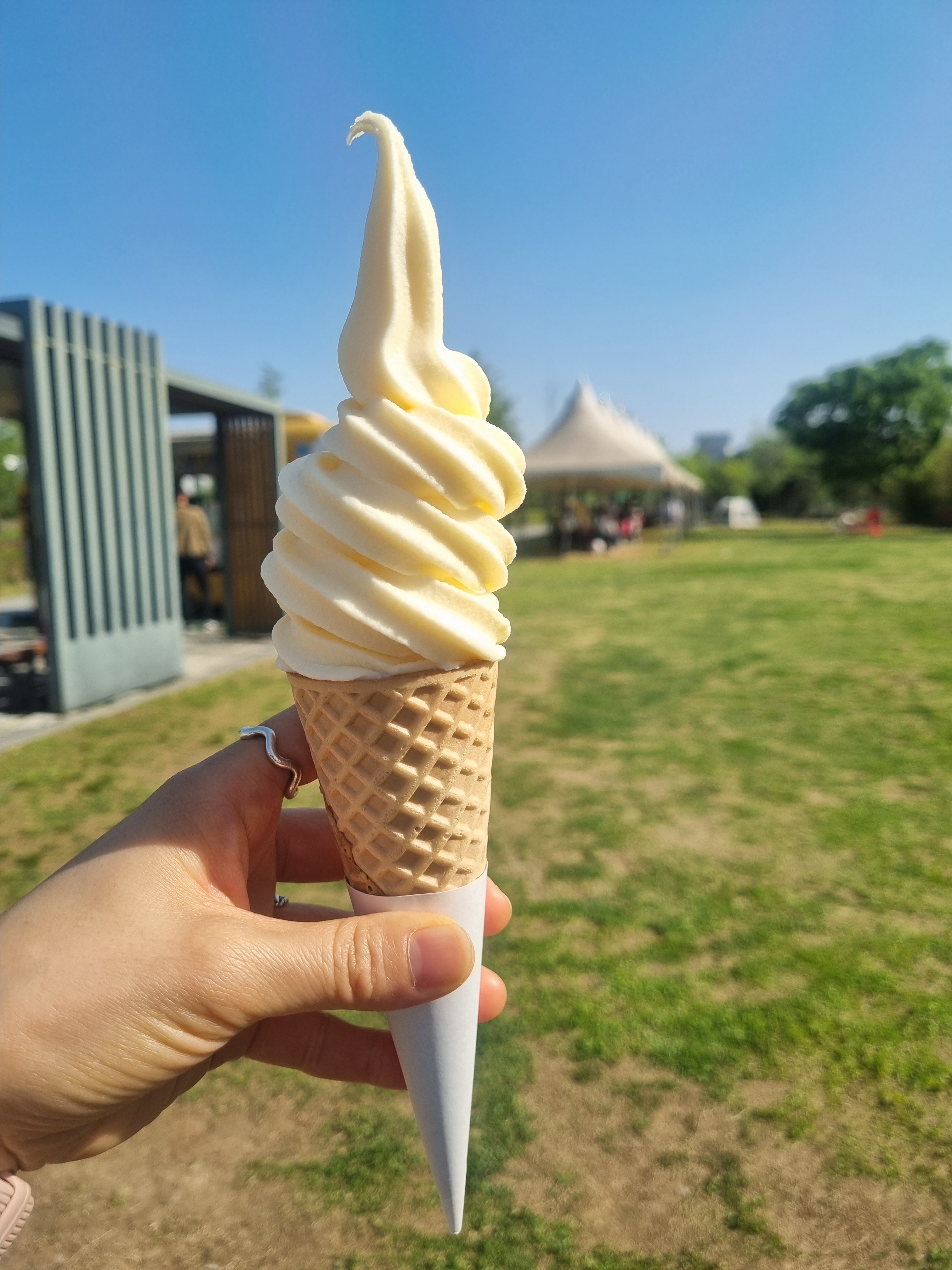 뉴발란스 530 화이트 착용 스타일 - 4