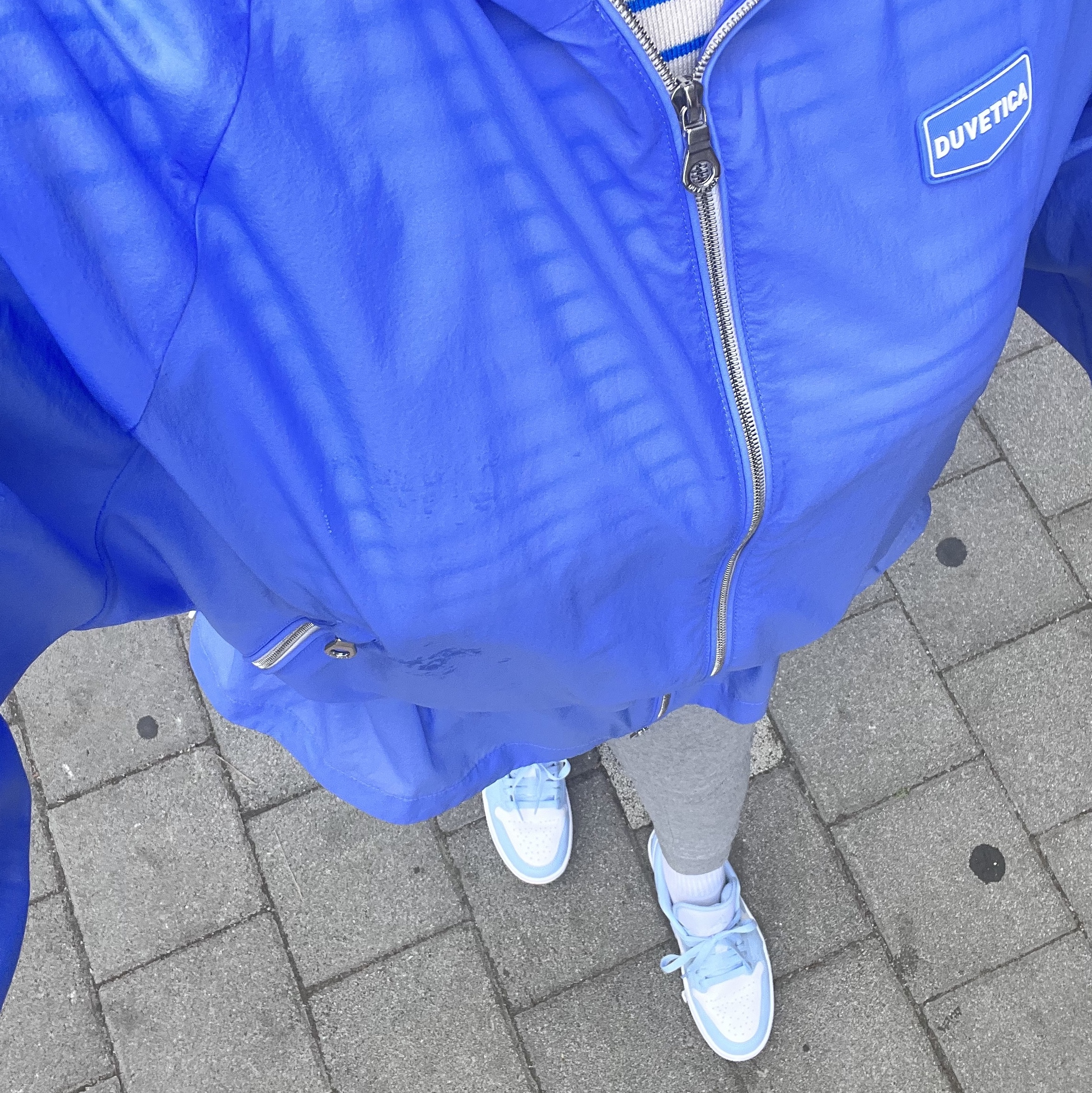 (W) Jordan 1 Low White Ice Blue, (W) Duvetica Bellatrix Shiny Down Jacket Violet 착용 스타일