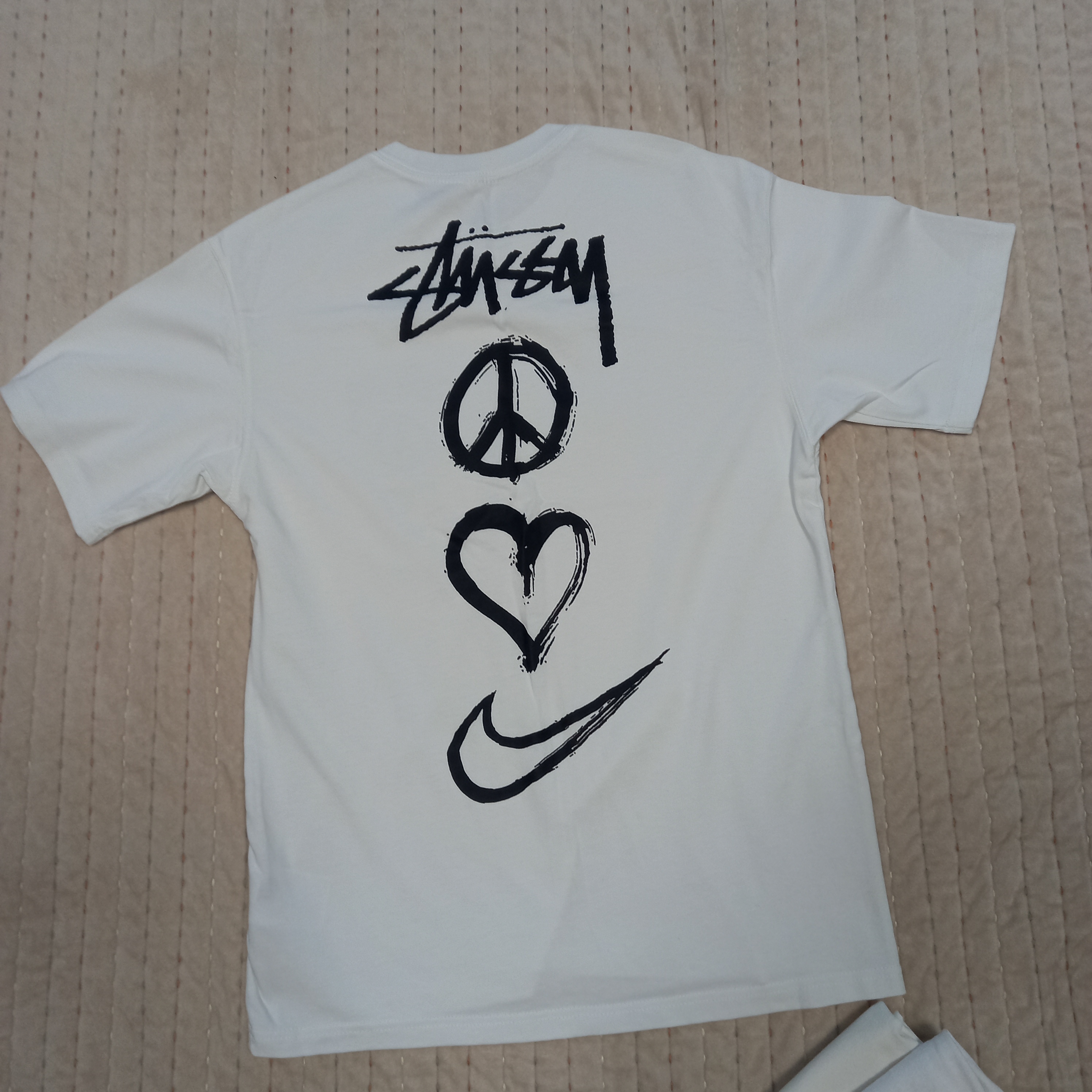 Nike x Stussy NRG RA T-Shirt Summit White (DM4942-121) 착용 스타일 - 1