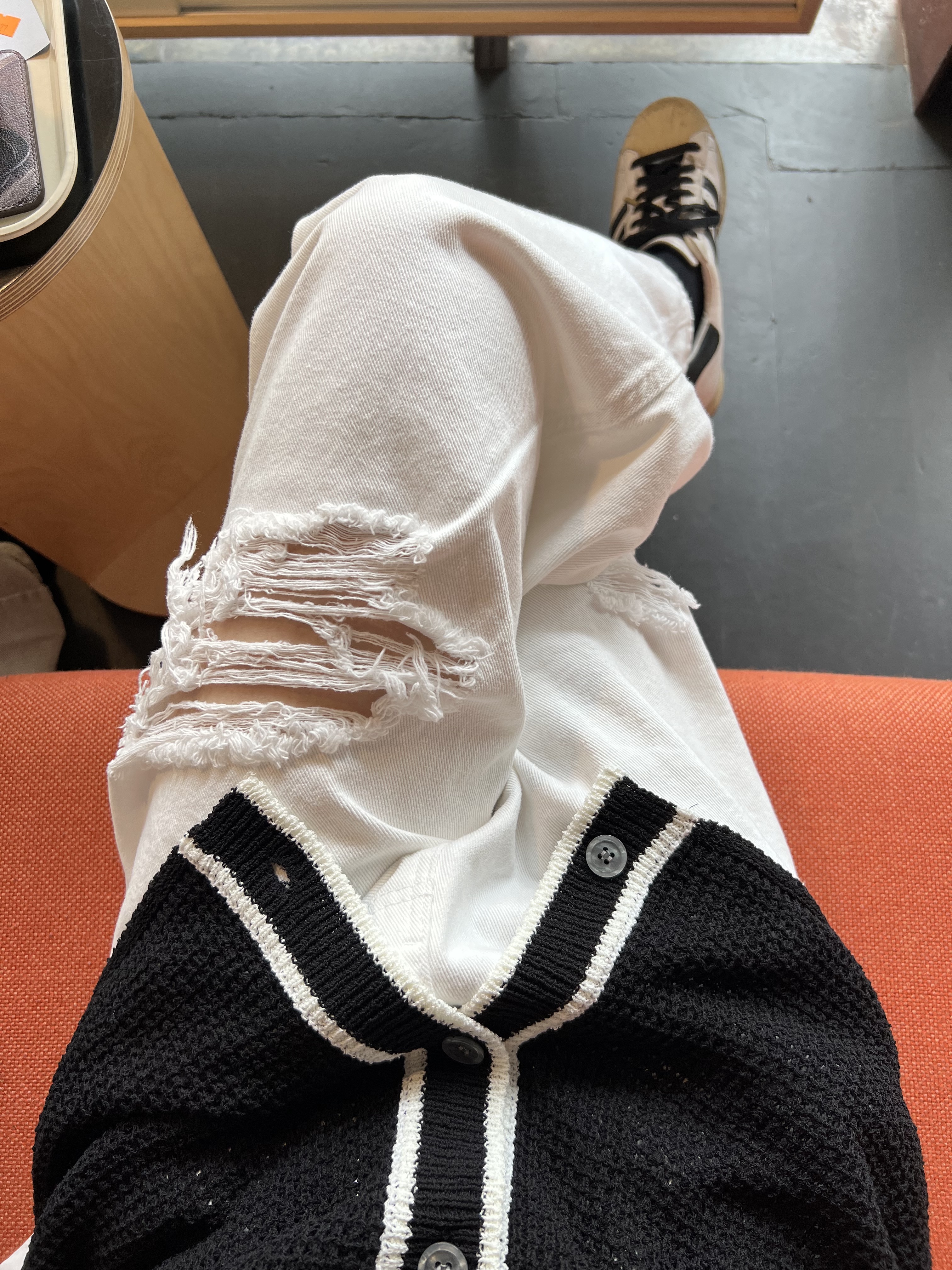 Adidas Superstar Premium White Black 착용 스타일 - 4