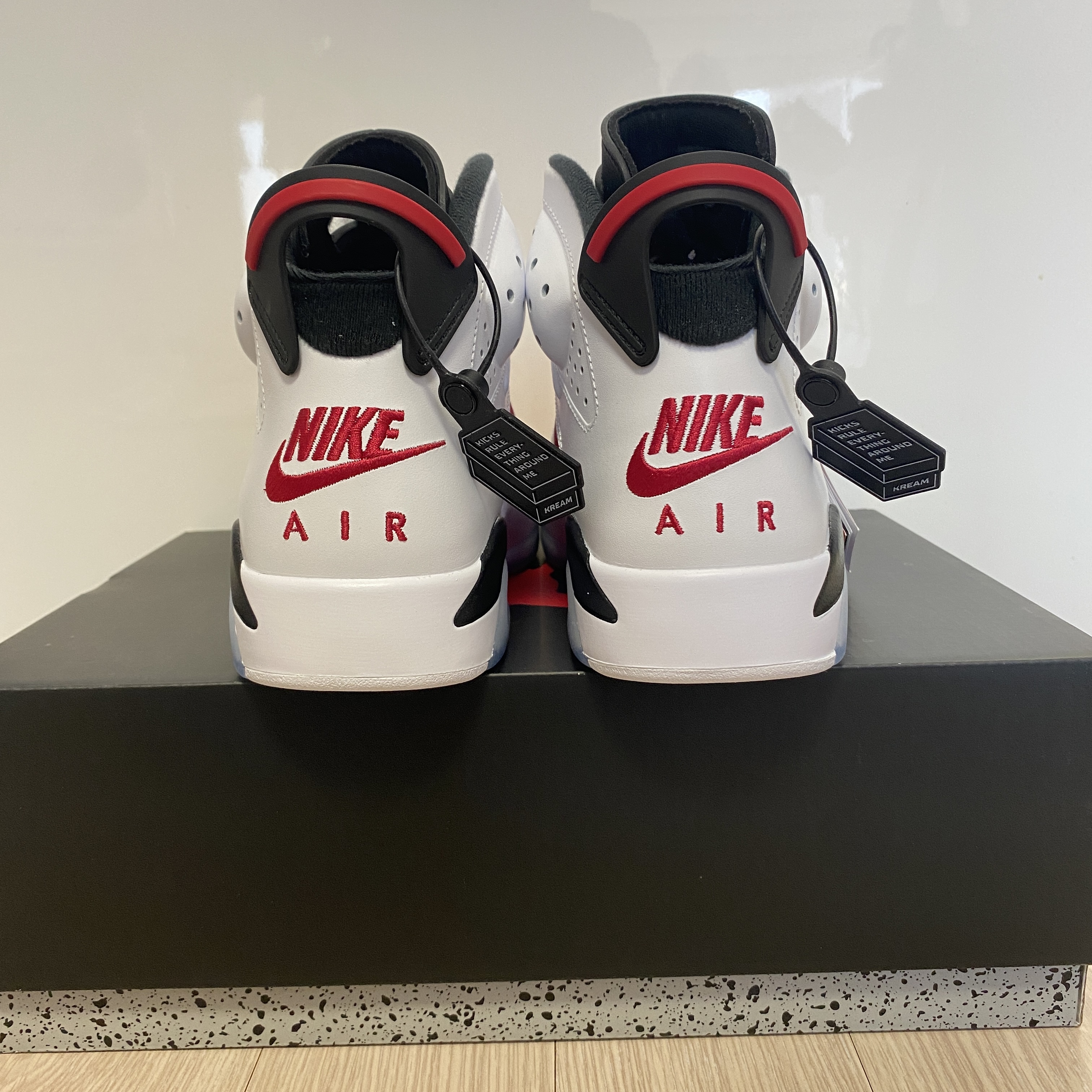Jordan 6 Retro Carmine 2021 착용 스타일 - 5