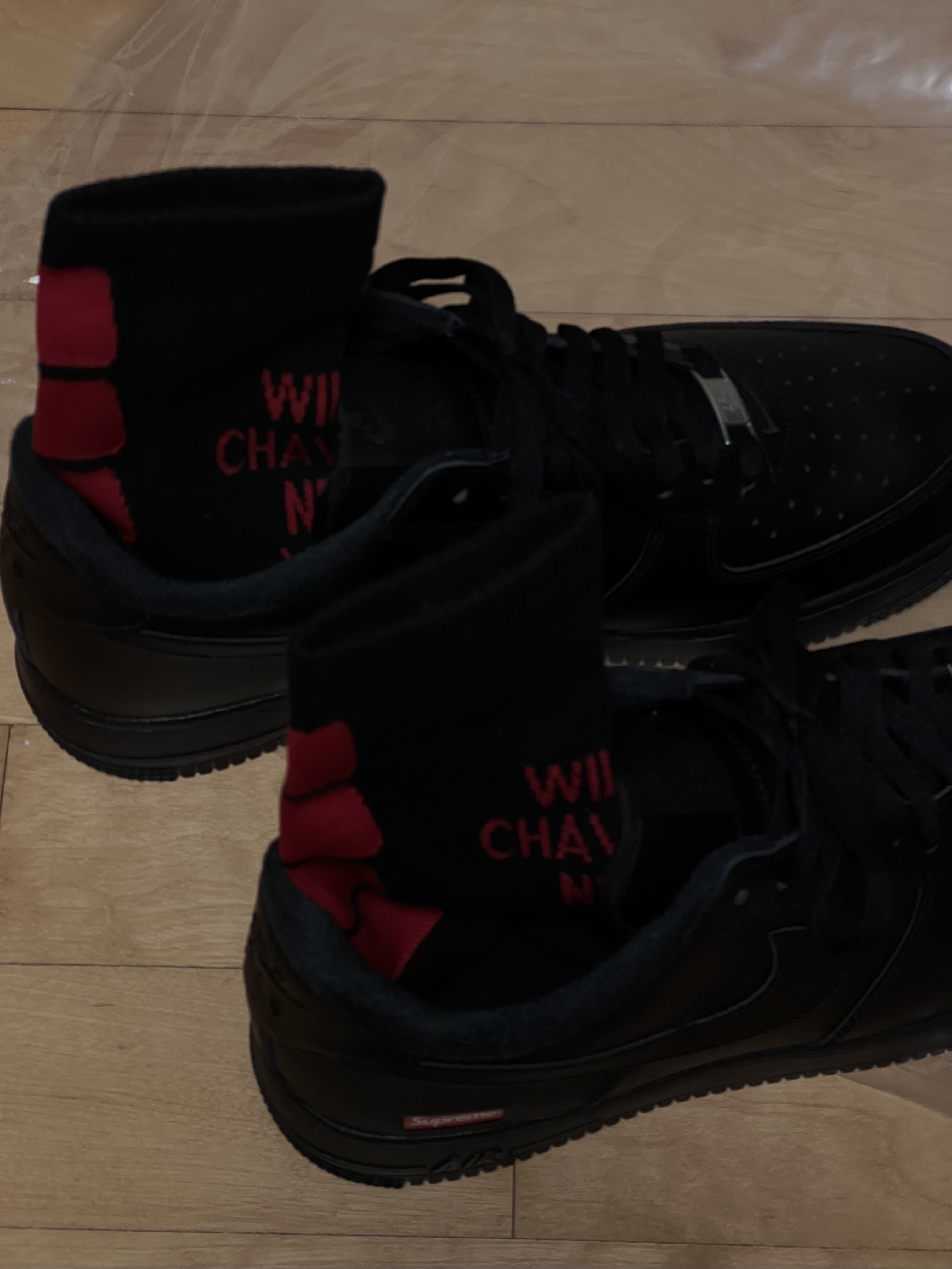 Nike x Supreme Air Force 1 Low Black 착용 스타일 - 2