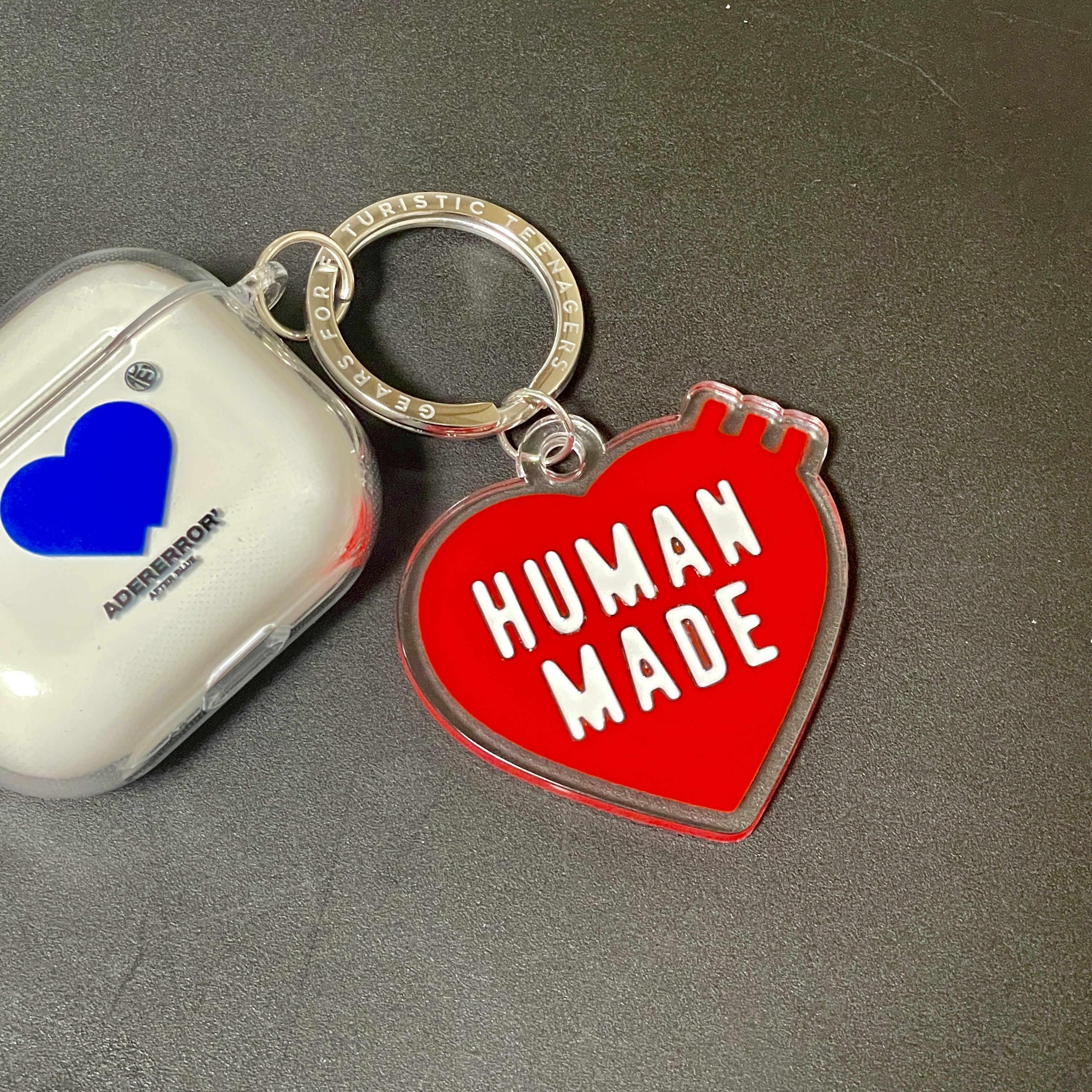 Human Made Heart Keyring Red 착용 스타일