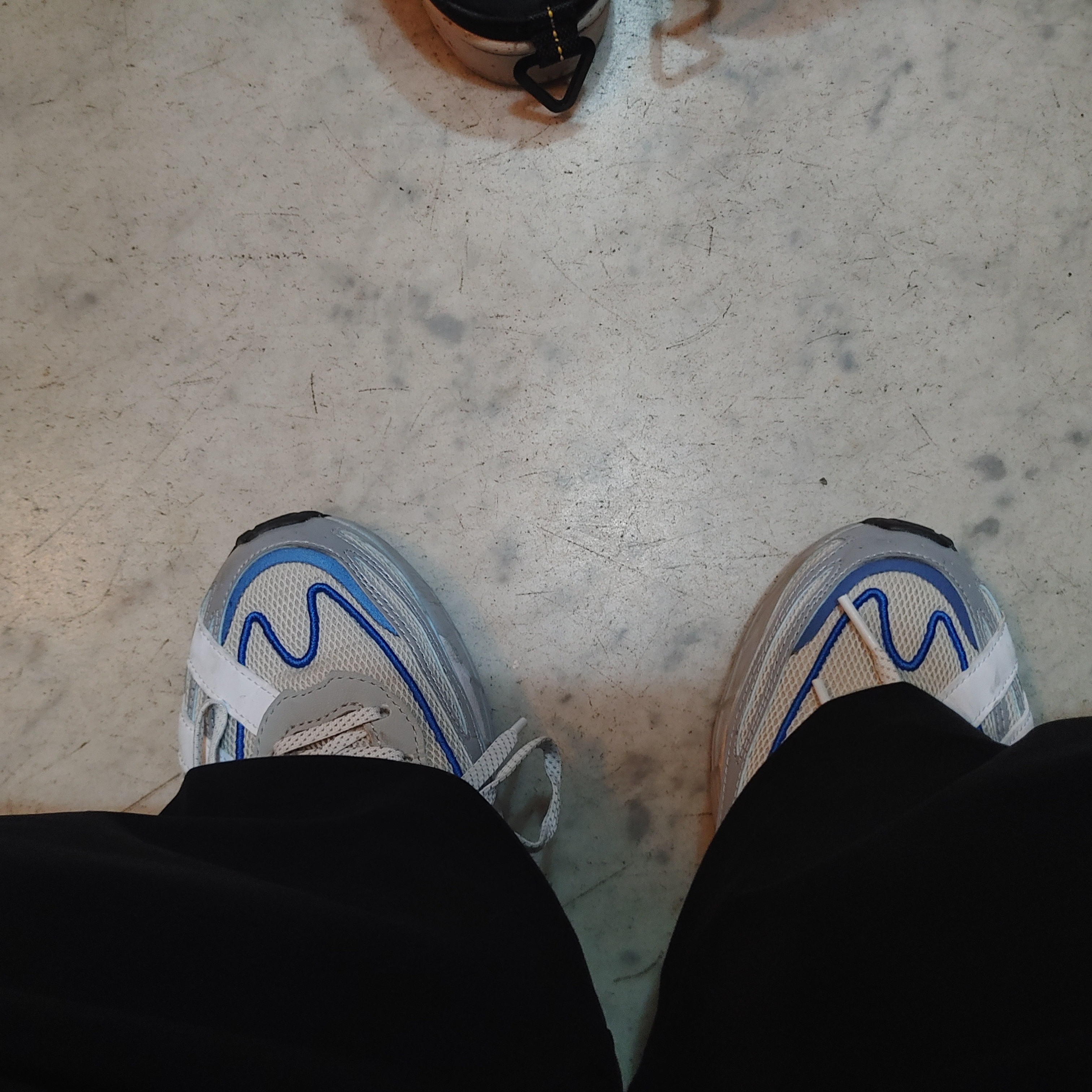 Adidas Orketro Bliss Cloud White 착용 스타일