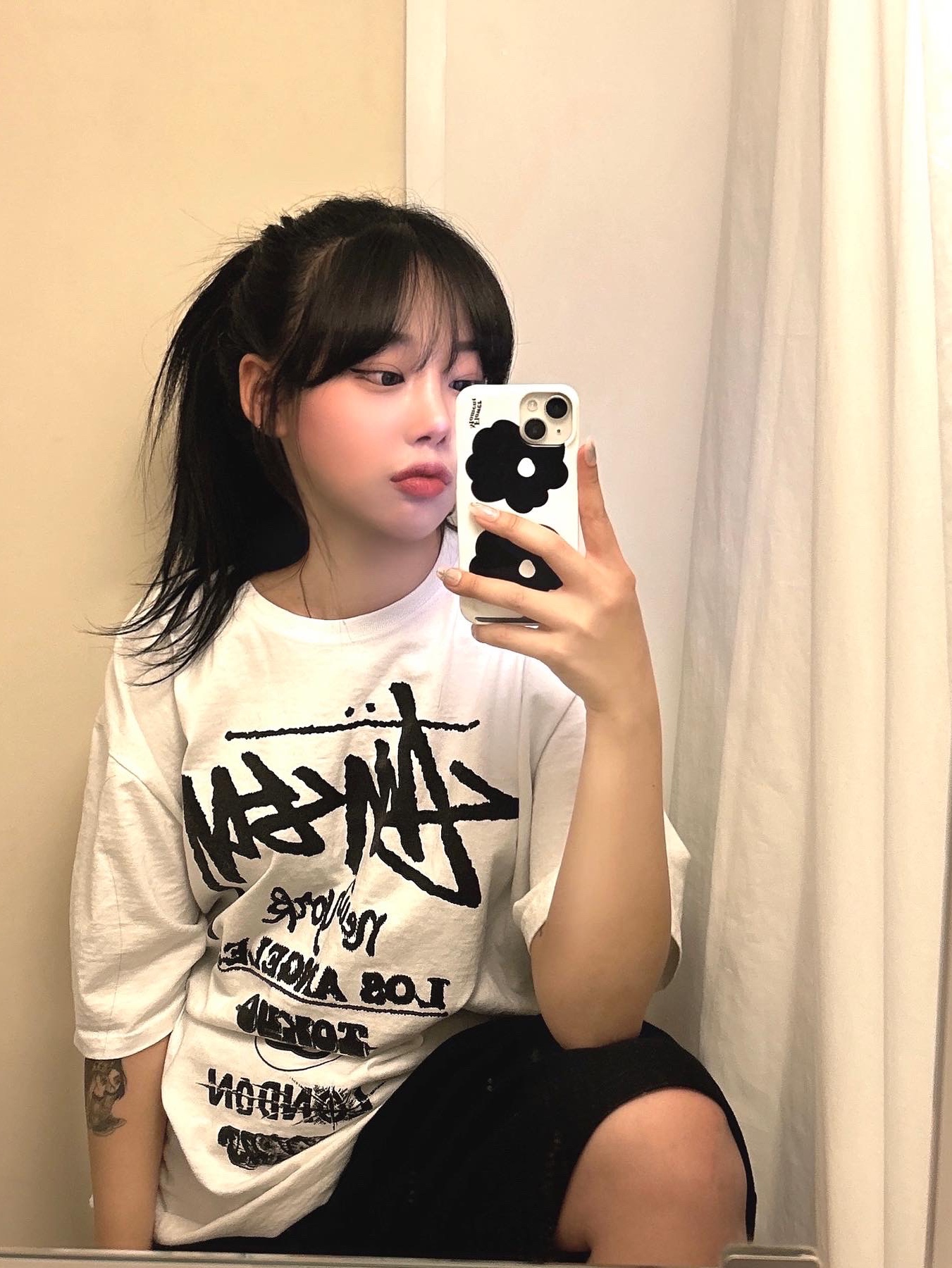 Stussy Tour T-Shirt White 착용 스타일 - 1