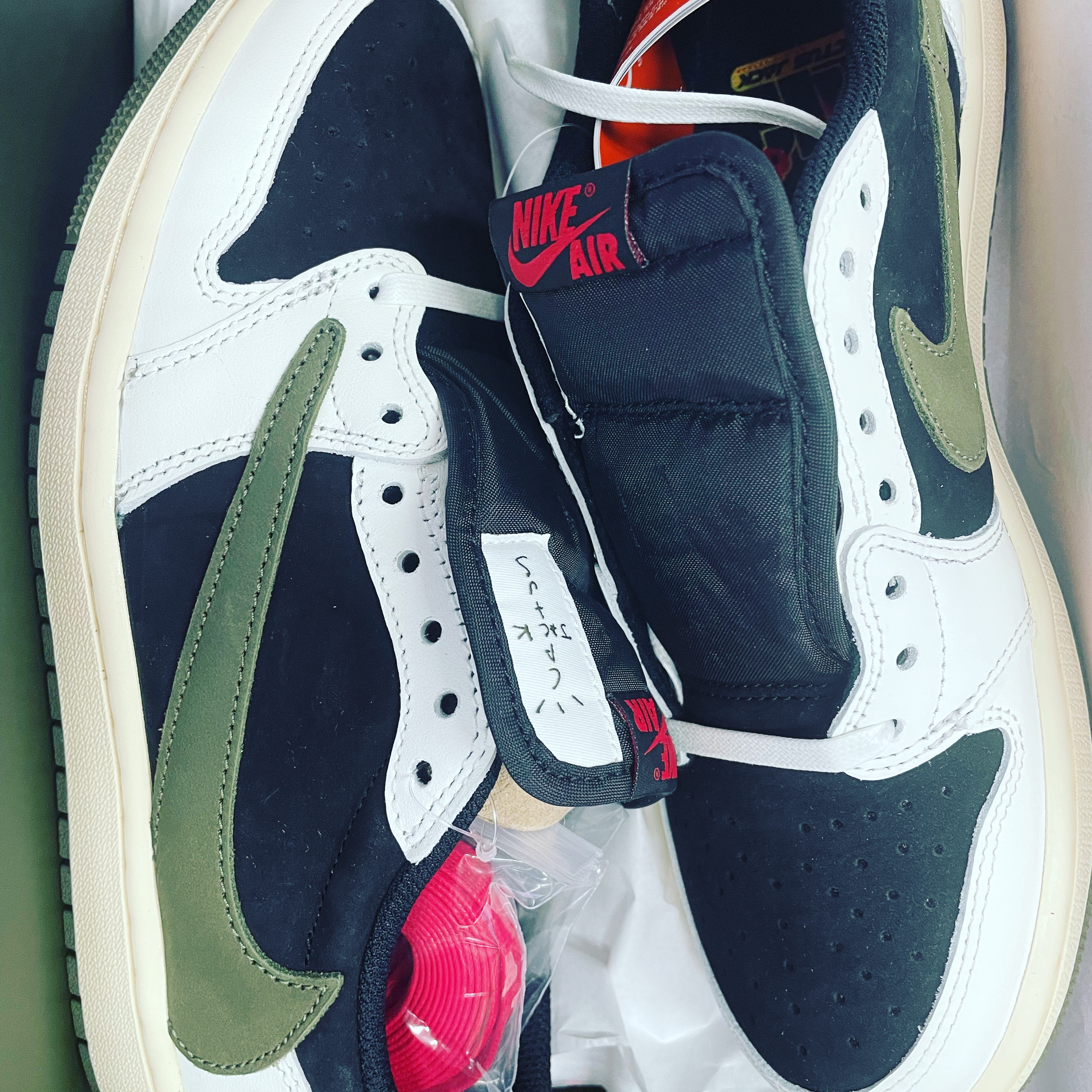 (W) Jordan 1 x Travis Scott Retro Low OG SP Medium Olive 착용 스타일