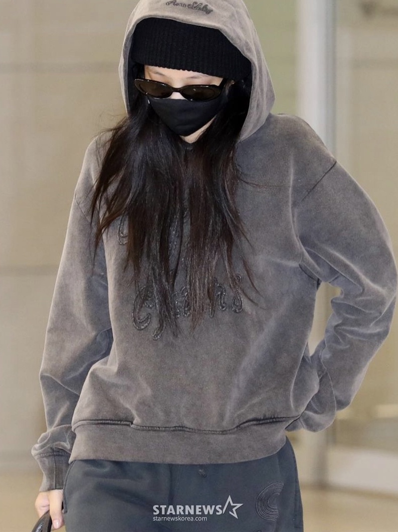 Supreme Overdyed S Logo Sweatpants Black - 23SS 착용 스타일