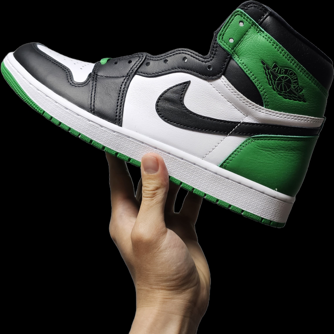 Jordan 1 Retro High OG Black and Lucky Green 착용 스타일