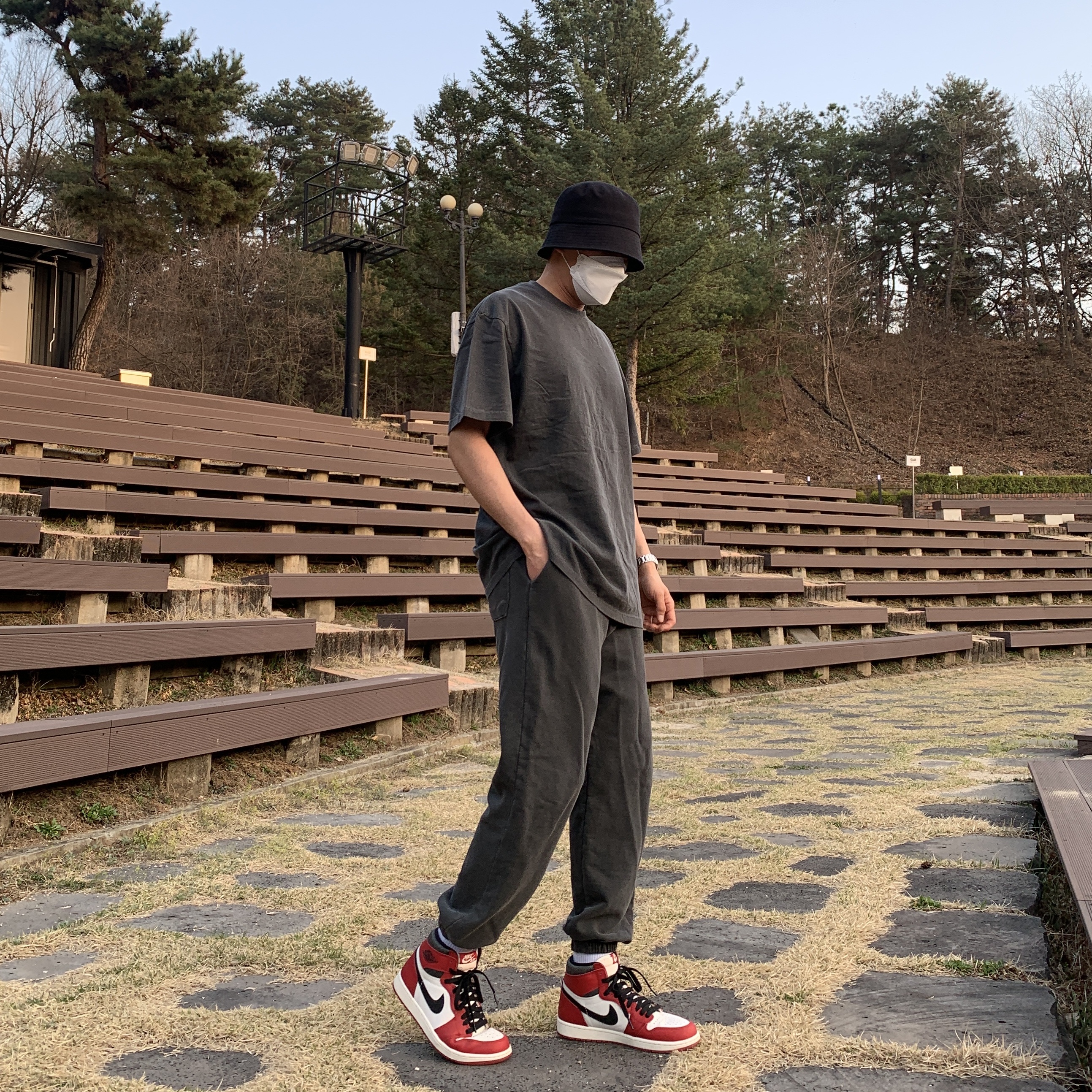 조던 1 레트로 하이 OG 시카고 2022 착용 스타일 - 1