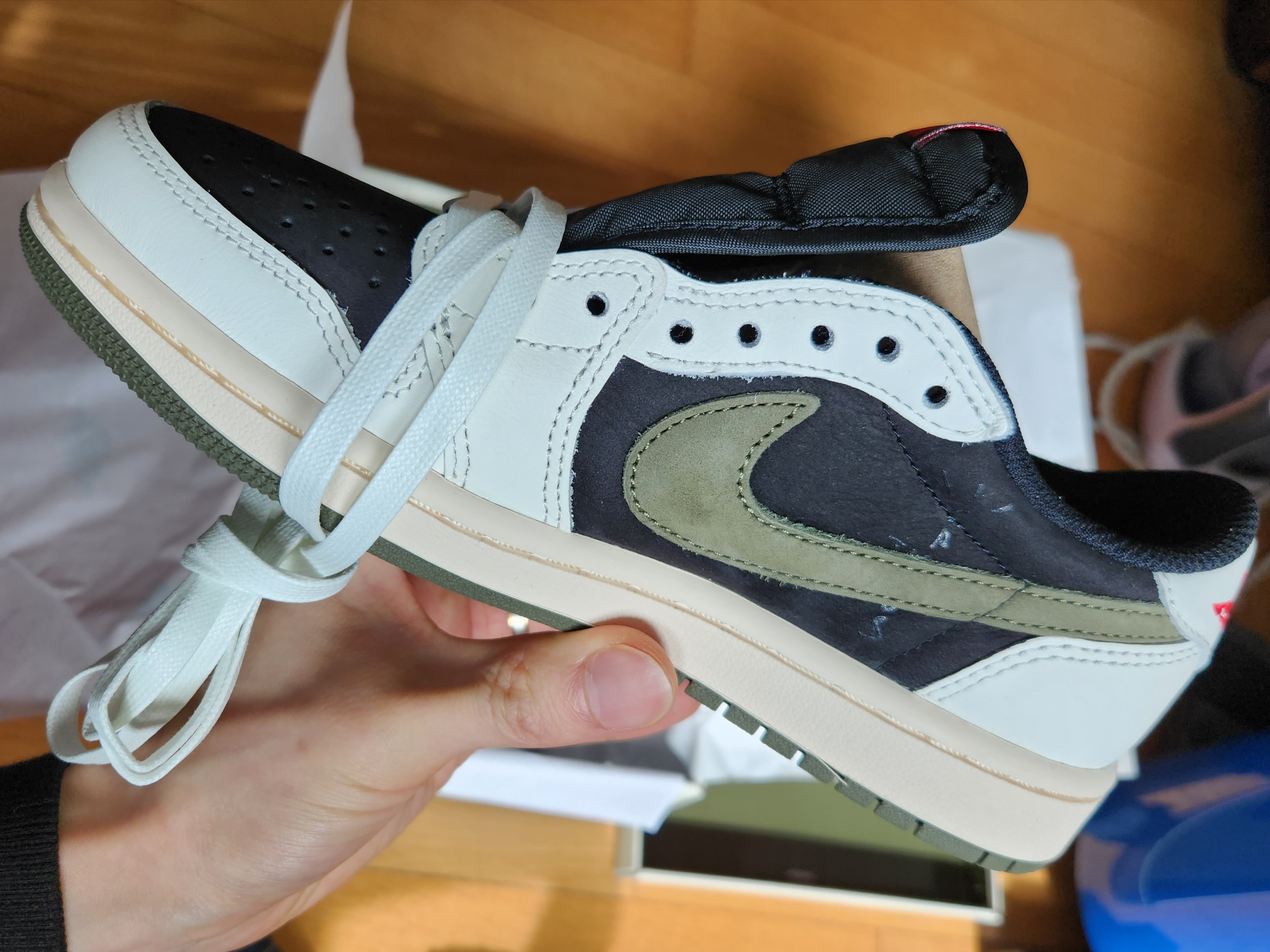 (W) Jordan 1 x Travis Scott Retro Low OG SP Medium Olive 착용 스타일