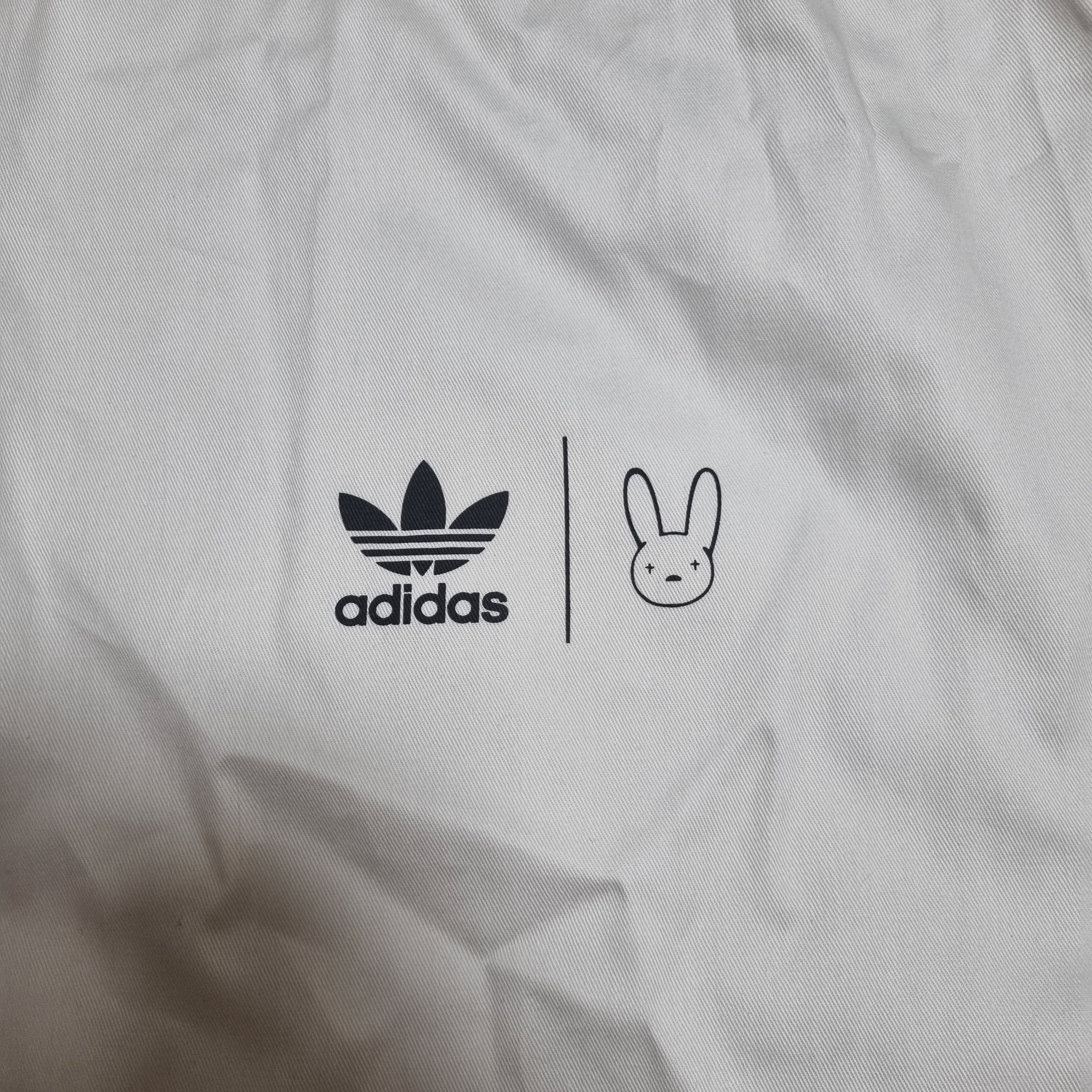 Adidas x Bad Bunny Campus Wild Moss 착용 스타일 - 2