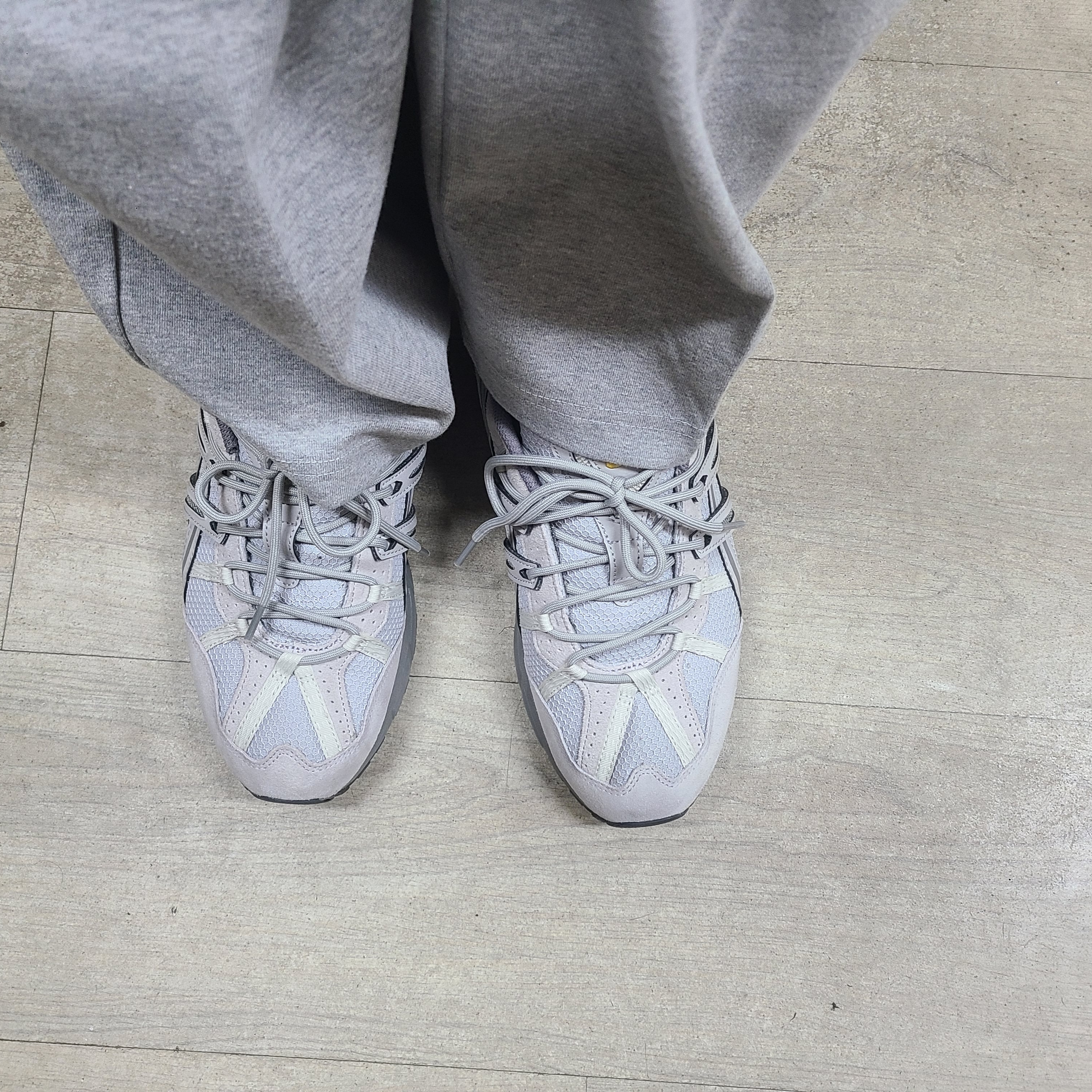 Asics Gel-Sonoma 15-50 Oyster Grey 착용 스타일 - 2