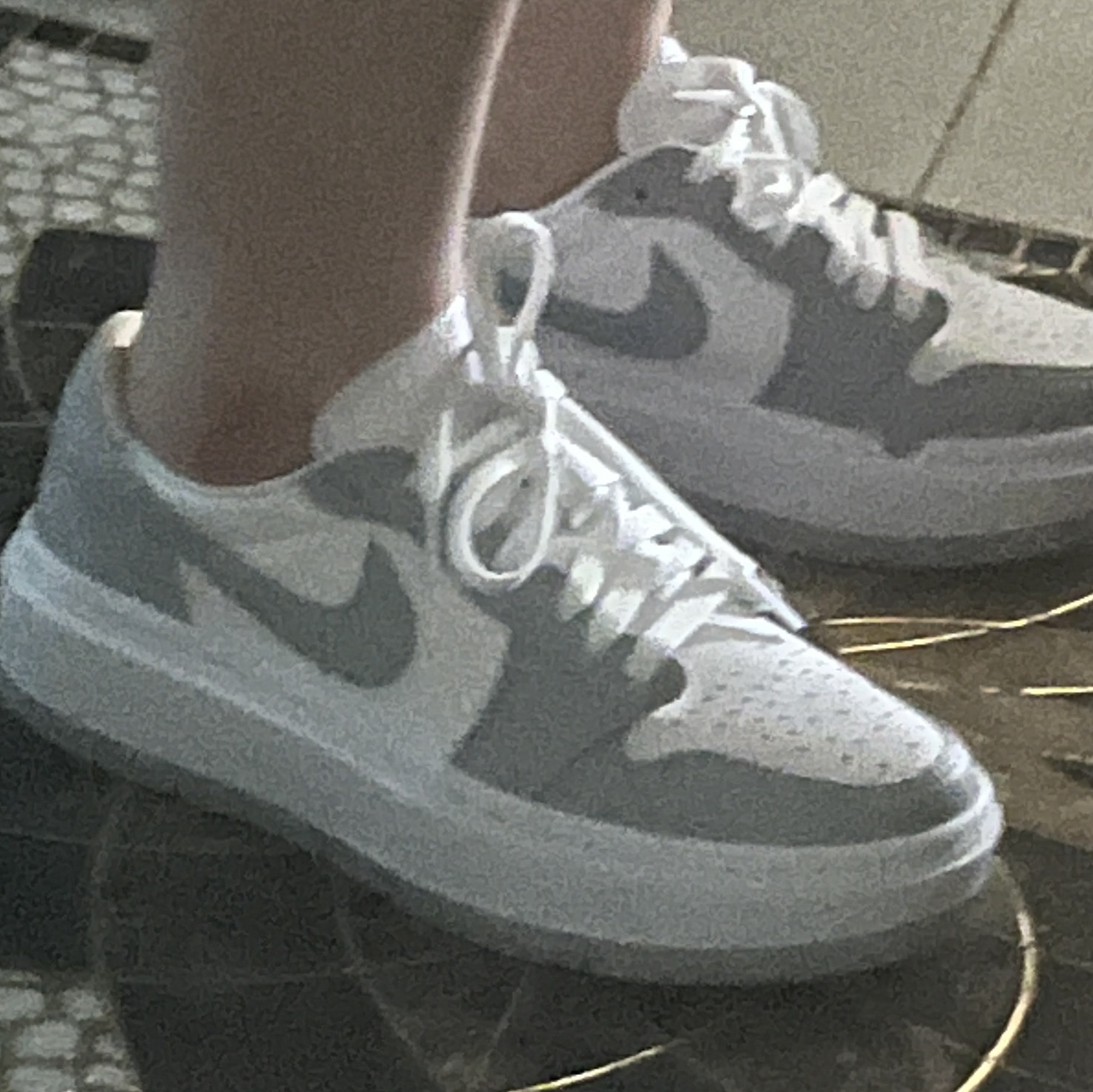 (W) Jordan 1 Elevate Low White and Wolf Grey 착용 스타일