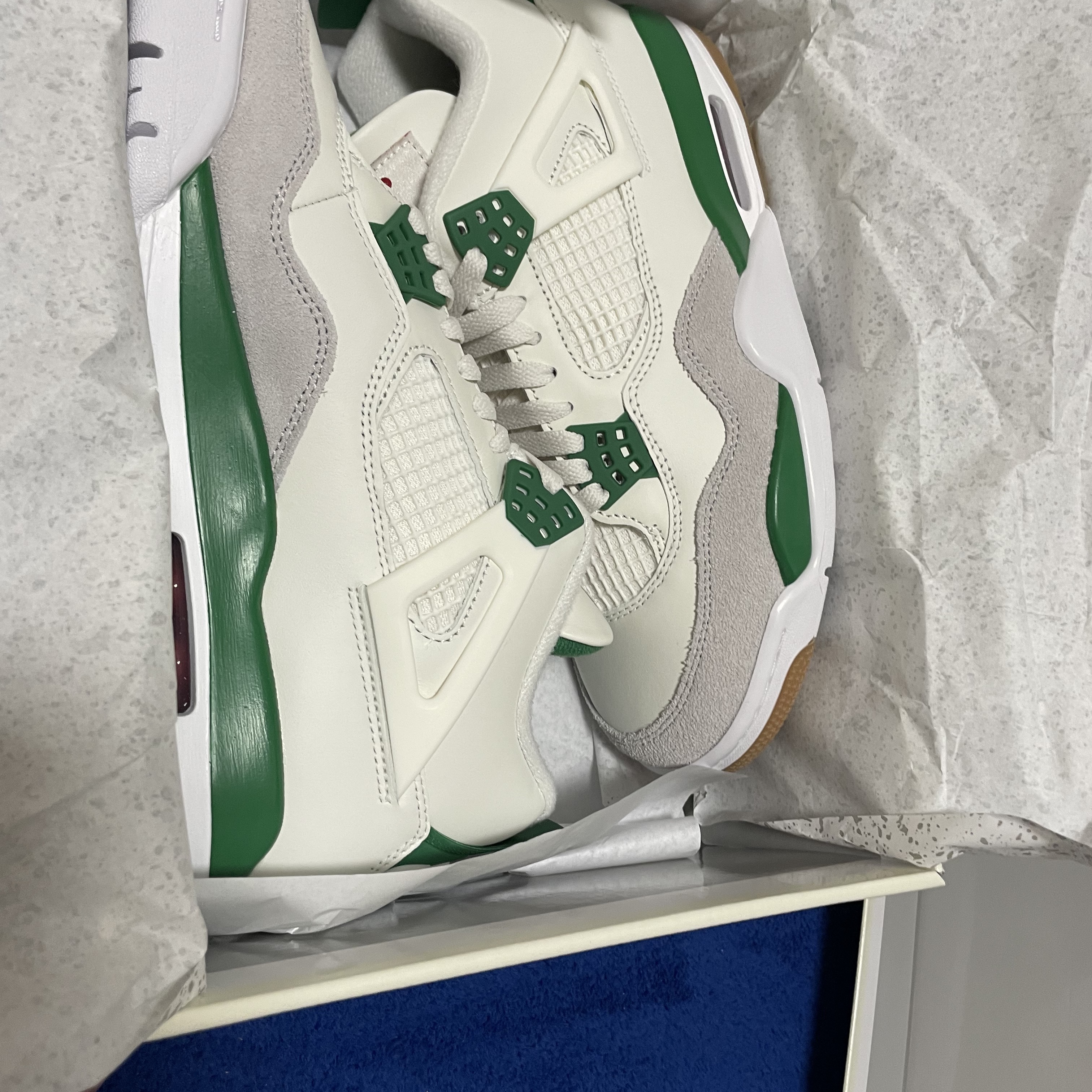 Jordan 4 x Nike SB Retro SP Pine Green 착용 스타일 - 3