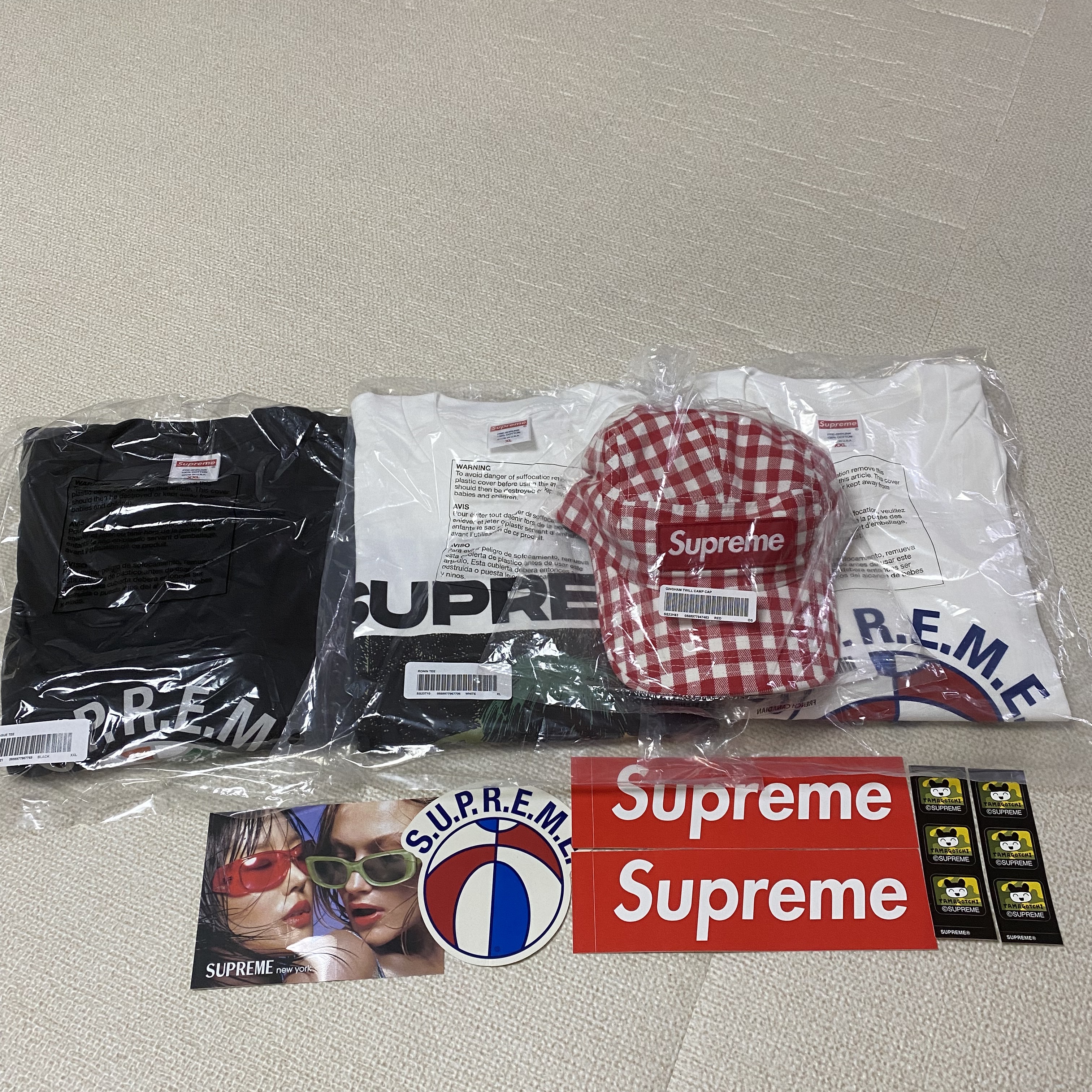 Supreme League T-Shirt Black - 23SS, Supreme League T-Shirt White - 23SS 착용 스타일