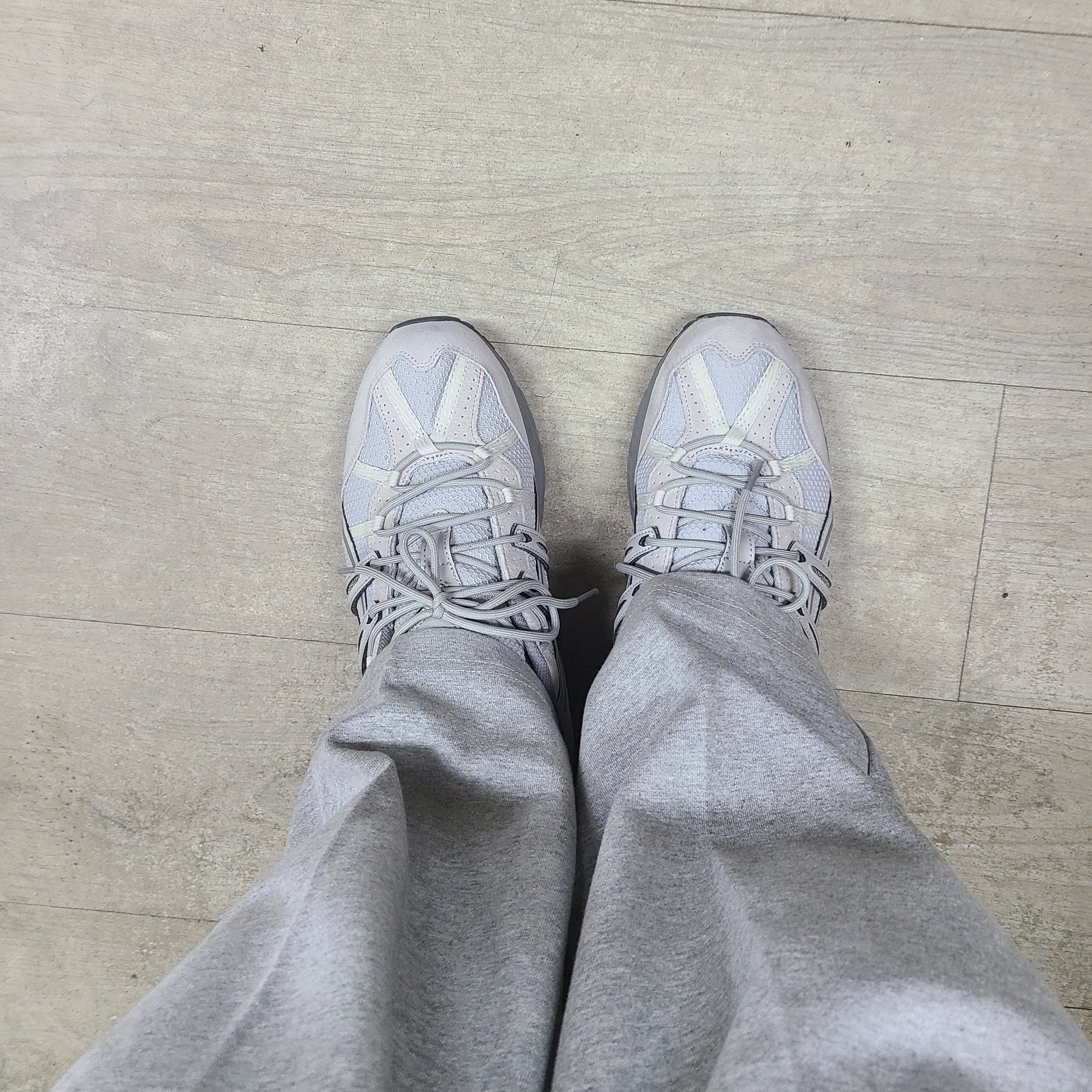 Asics Gel-Sonoma 15-50 Oyster Grey 착용 스타일 - 1