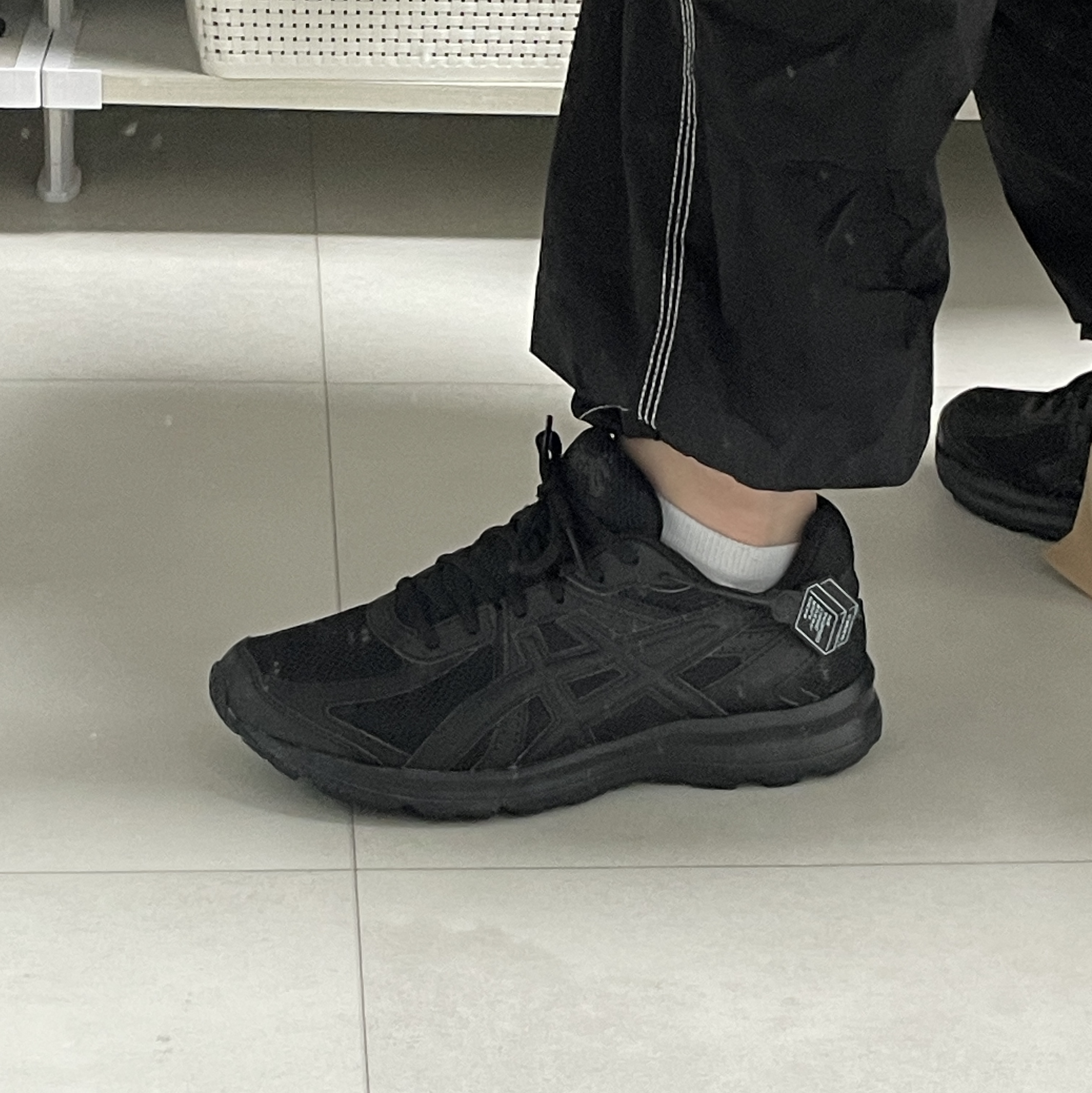Asics Jog 100 S Black - 2E Wide 착용 스타일 - 2