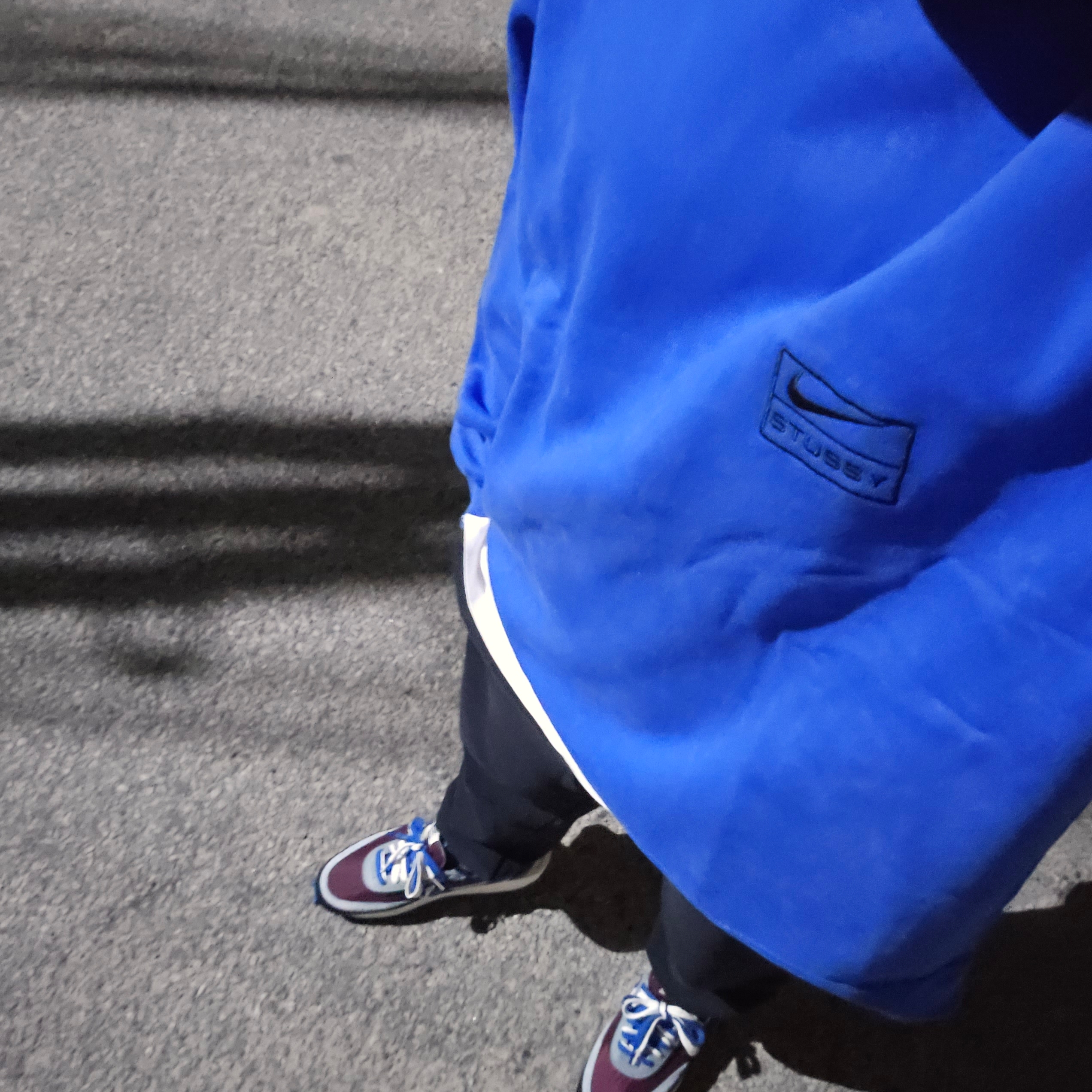 Nike x Sacai x Undercover LDWaffle Night Maroon Team Royal, Nike x Stussy NRG Acid Washed Crewneck Game Royal (DR4024-480) 착용 스타일