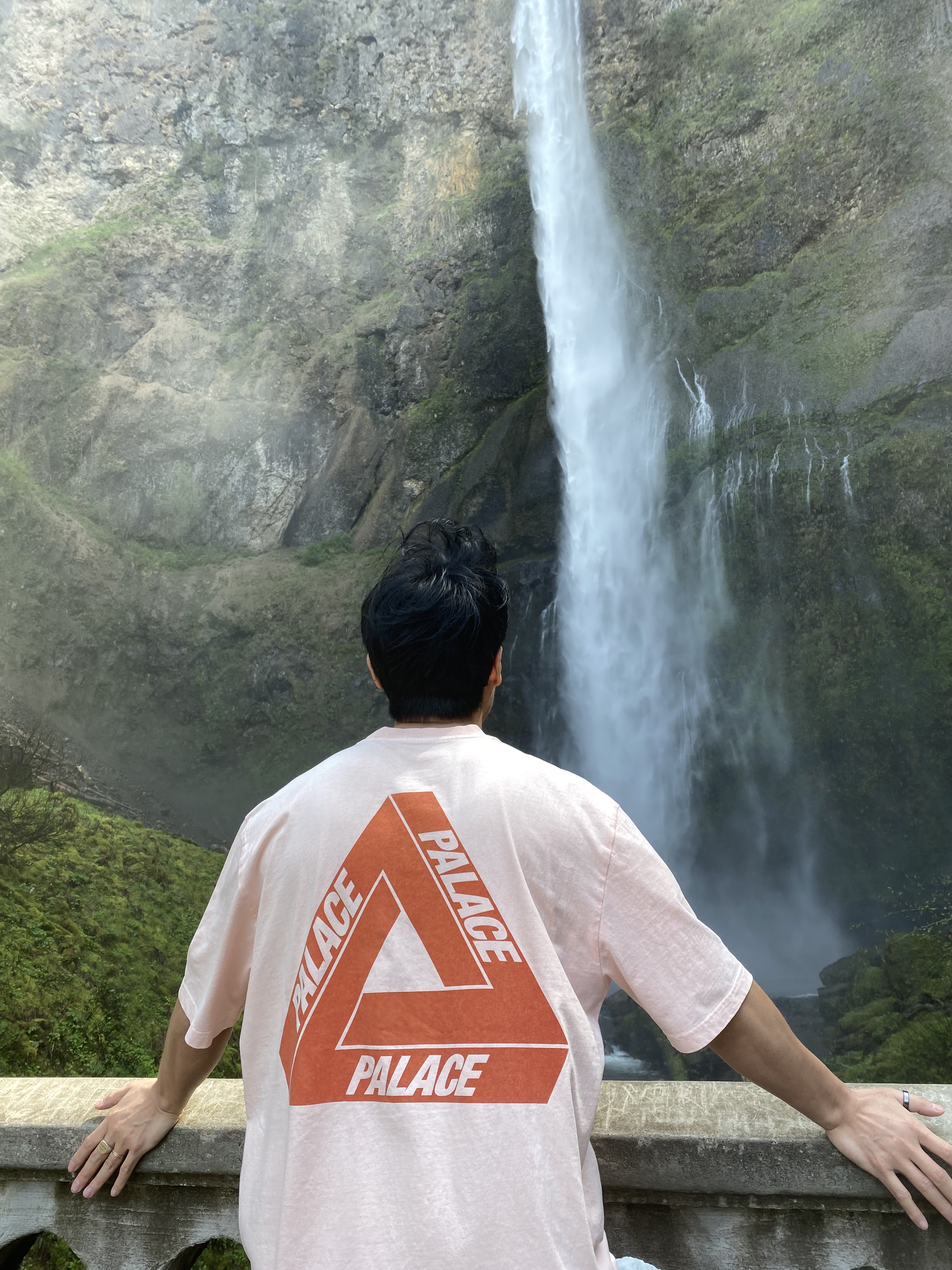 Palace Reacto Tri-Ferg T-Shirt Orange - 23SS, New Balance x JJJJound 990v3 Brown Black 착용 스타일 - 4