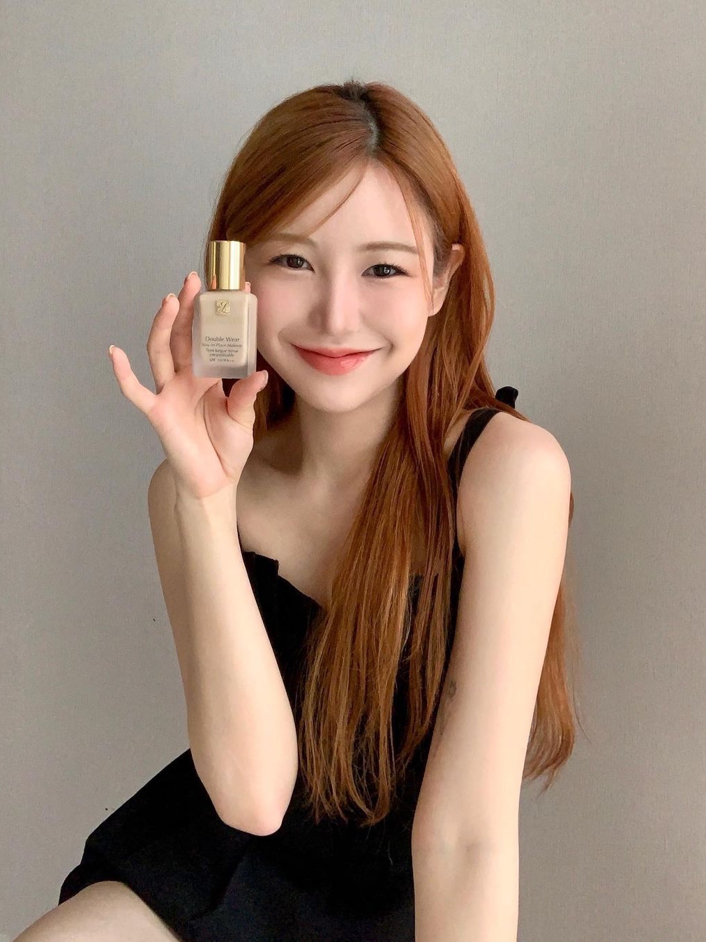 Estee Lauder Futurist Aqua Brilliance Liquid Makeup SPF20 30ml 1N0 Porcelain 착용 스타일