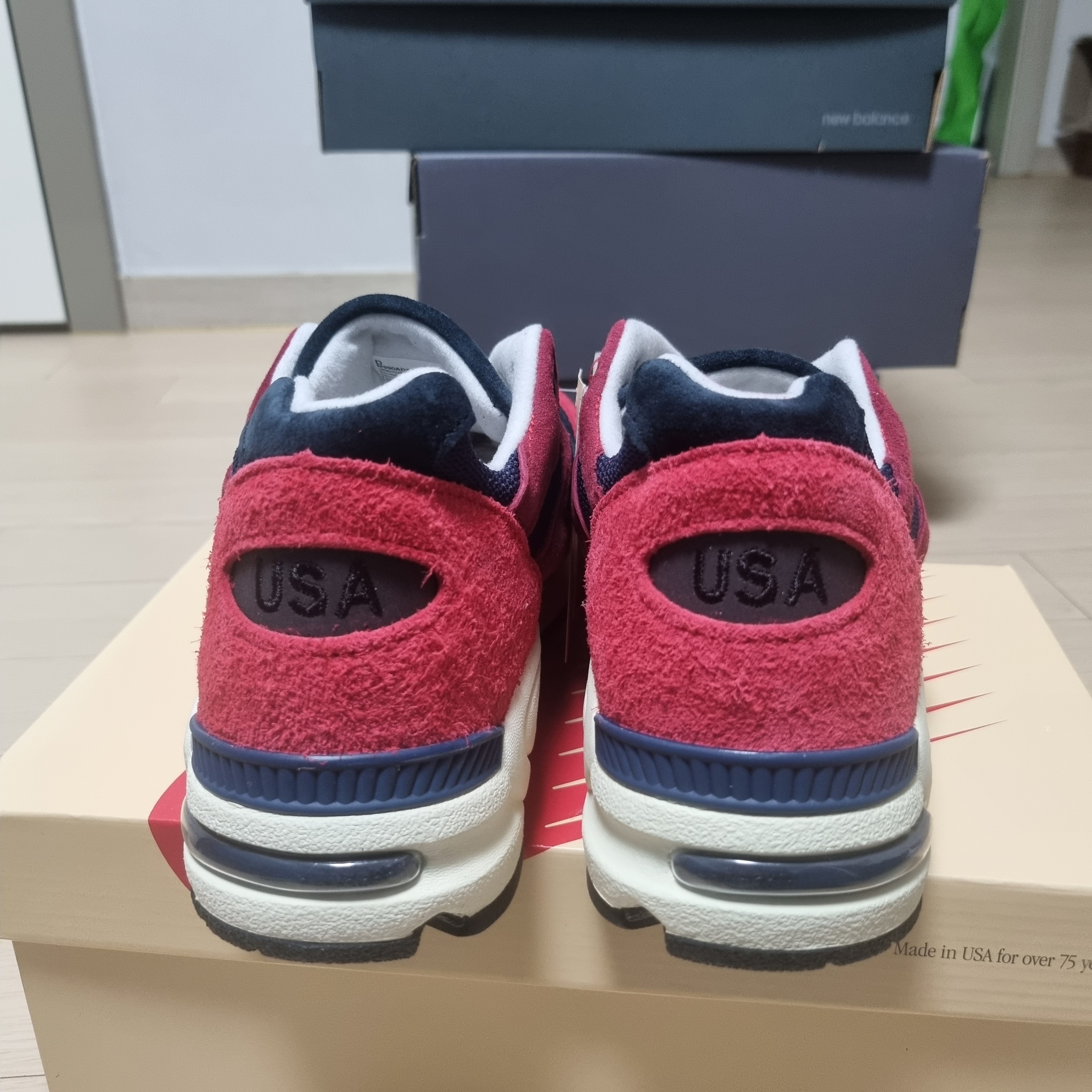 뉴발란스 990v2 메이드 인 USA 크리센티넘 네이비 착용 스타일 - 4