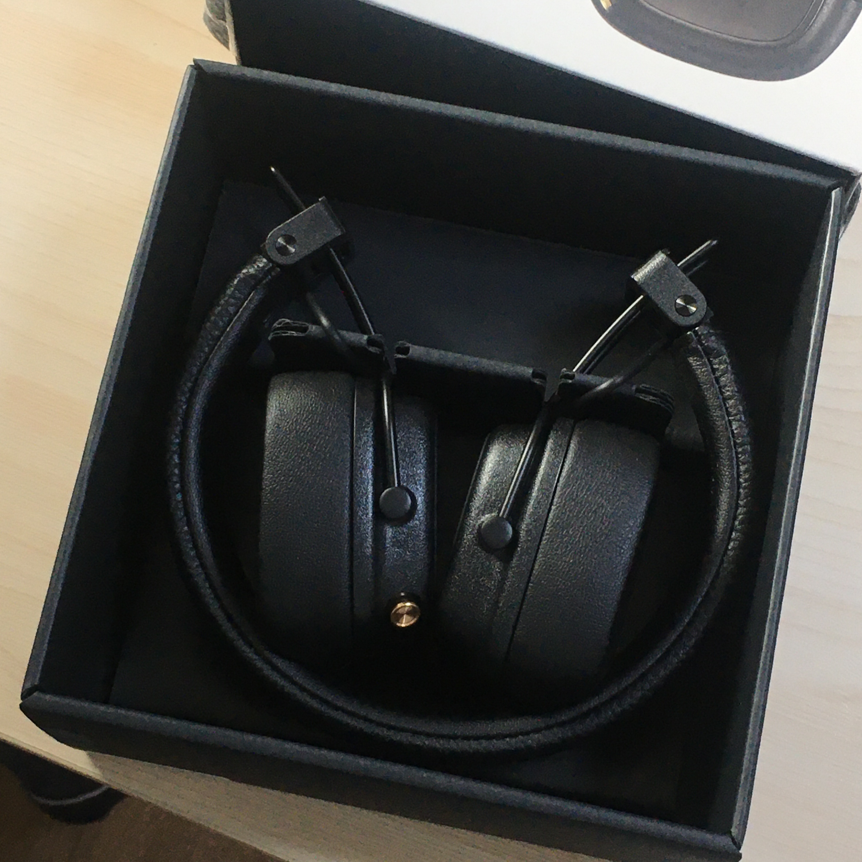 Marshall Major IV Black (Korean Ver.) 착용 스타일 - 2