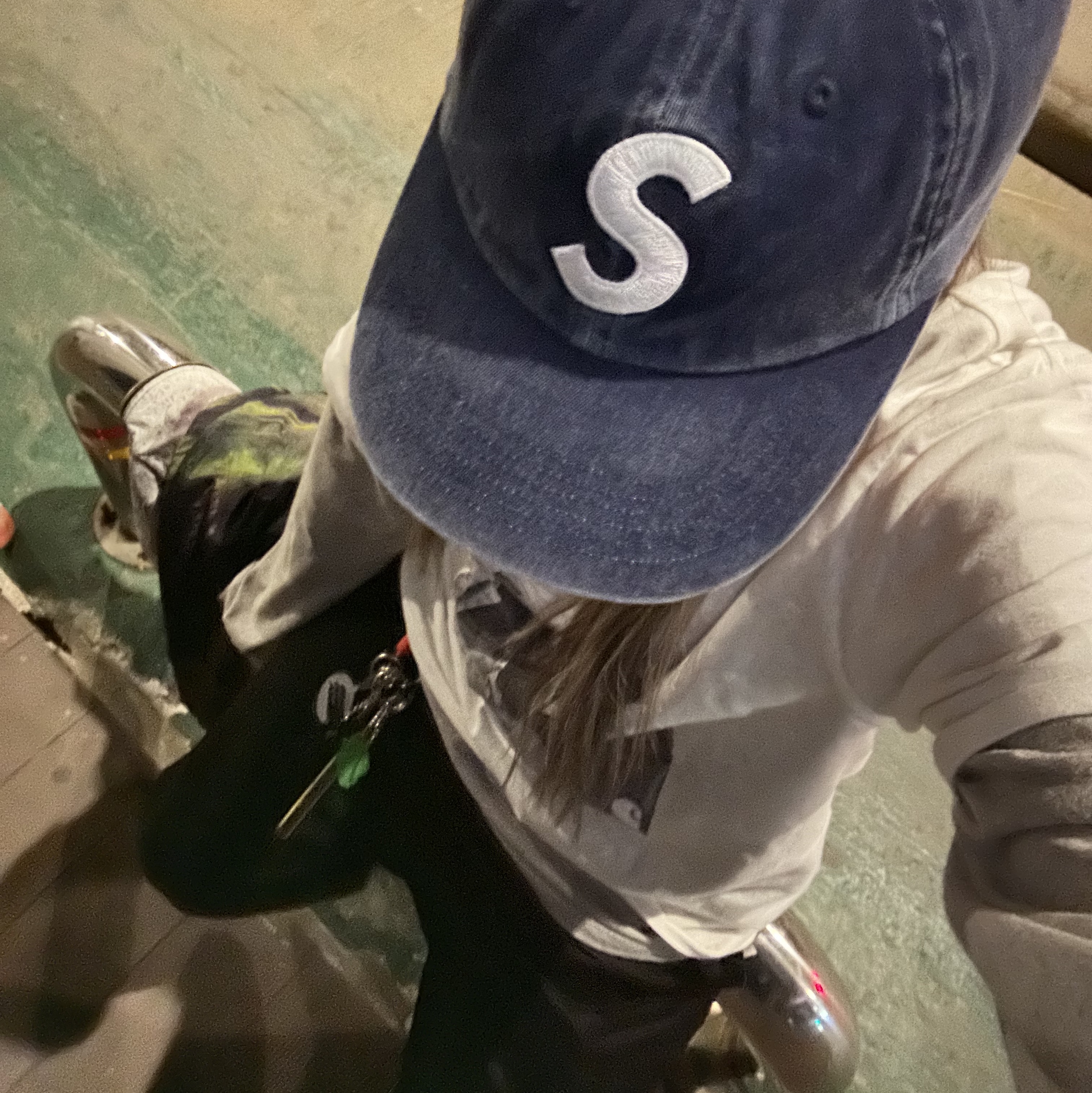 Supreme Pigment Print S Logo 6-Panel Indigo - 22FW 착용 스타일