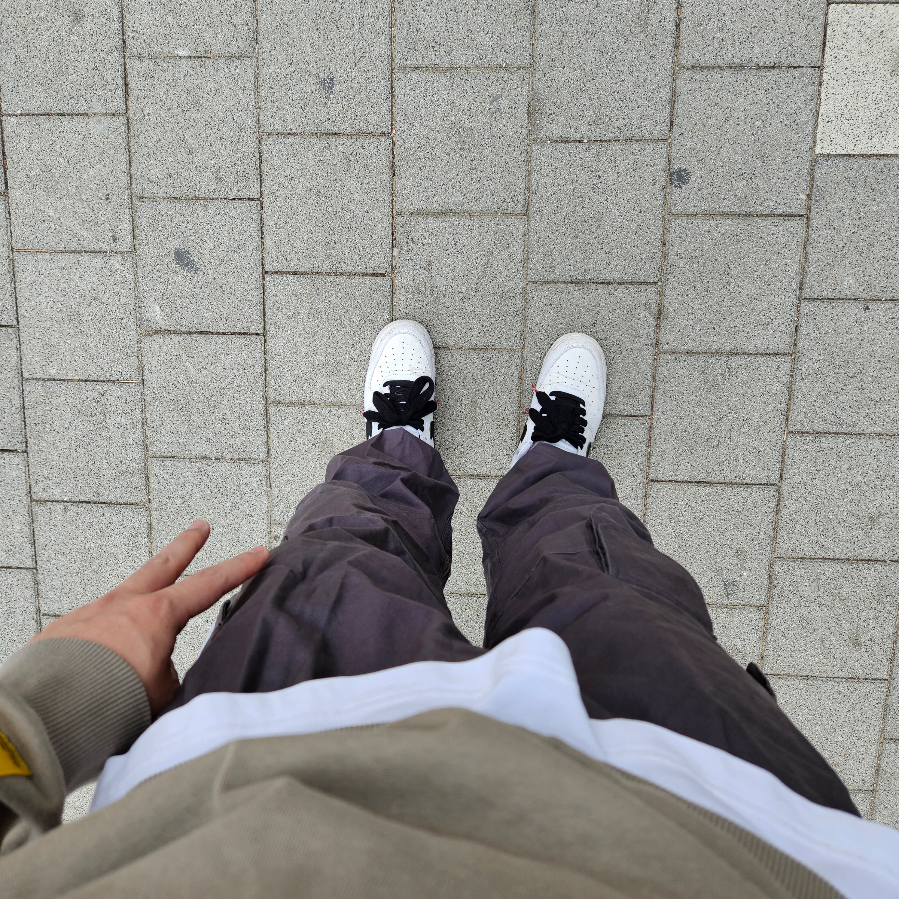 Nike Air Force 1 '07 White Black 착용 스타일